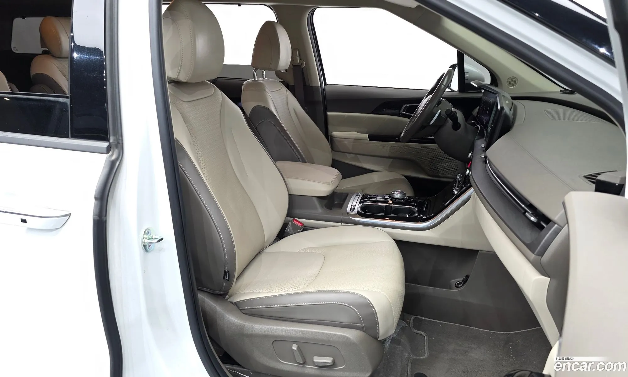 Kia Carnival 2023 — 5
