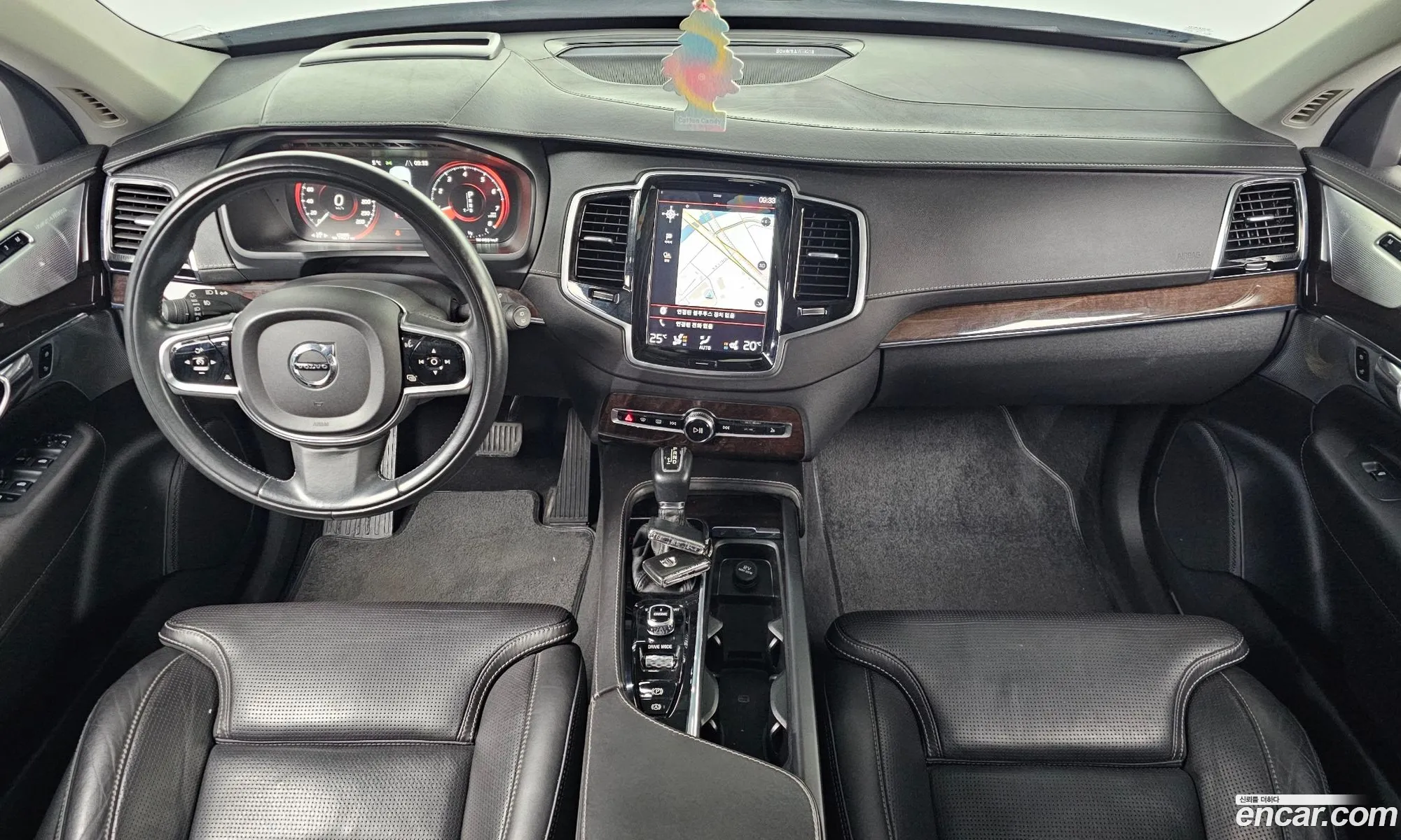 Volvo XC90 2016 YV1LFA22CH1119663 — 3