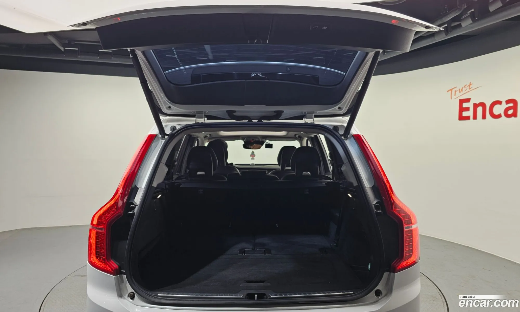 Volvo XC90 2016 YV1LFA22CH1119663 — 16