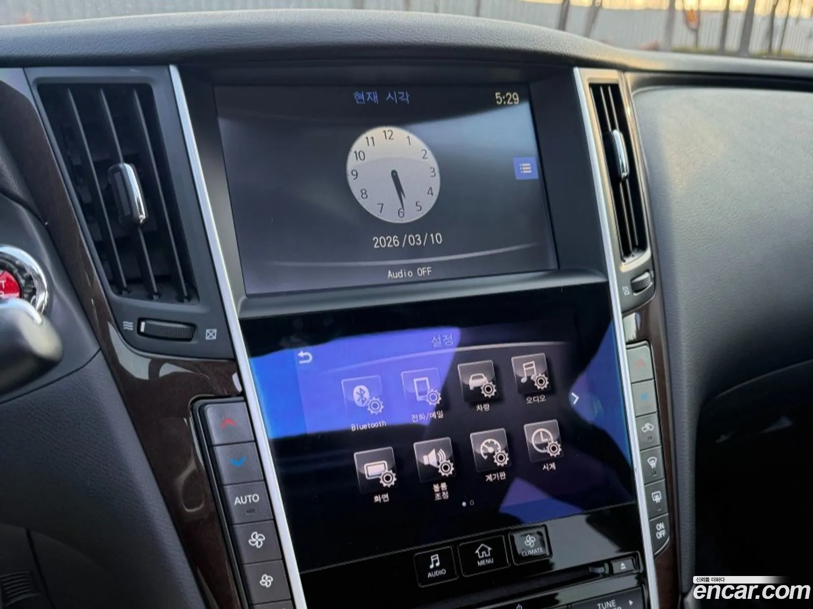 Infiniti Q50 2015 — 18