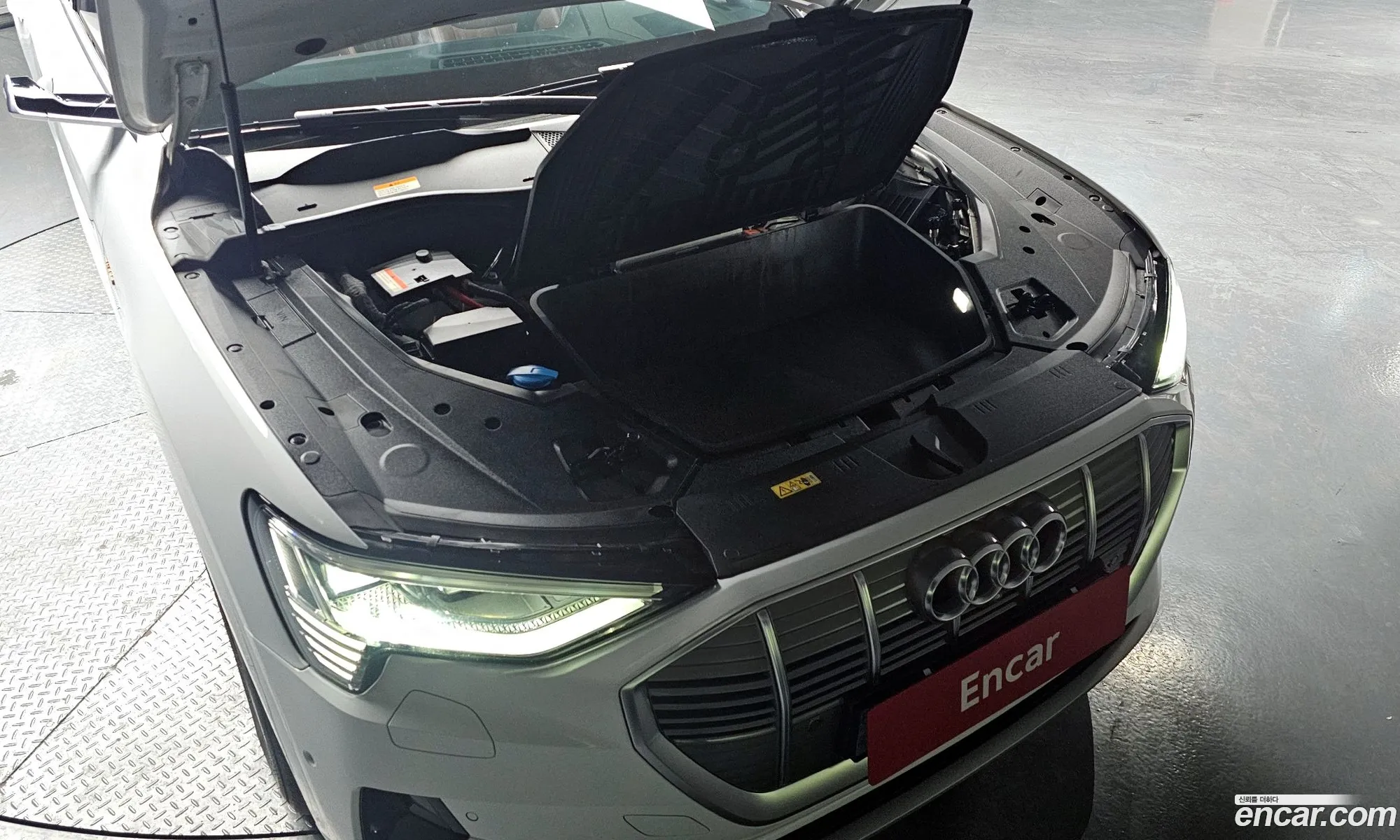 Audi e-tron 2020 WAUZZZGE3LB030103 — 7
