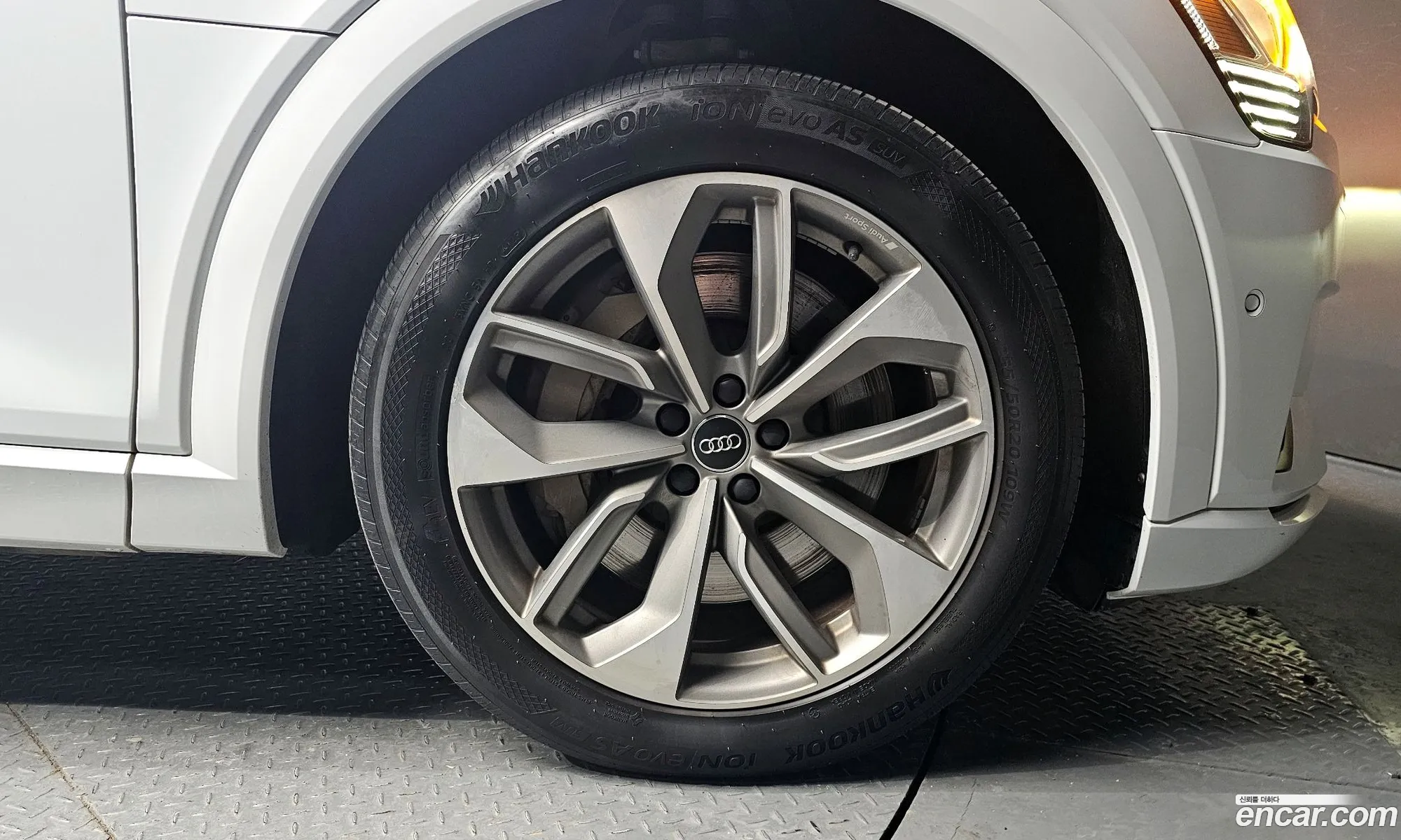 Audi e-tron 2020 WAUZZZGE3LB030103 — 2