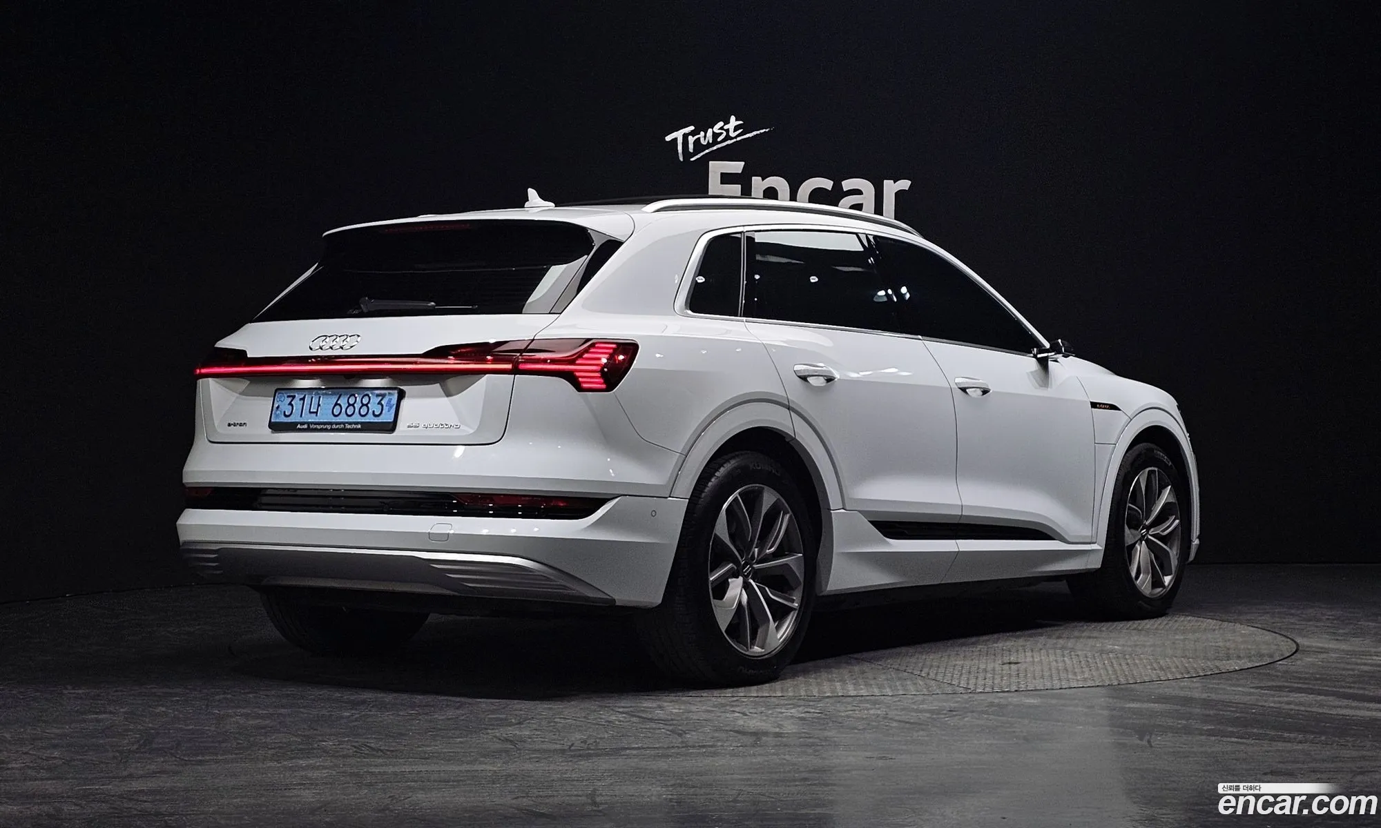 Audi e-tron 2020 WAUZZZGE3LB030103 — 10