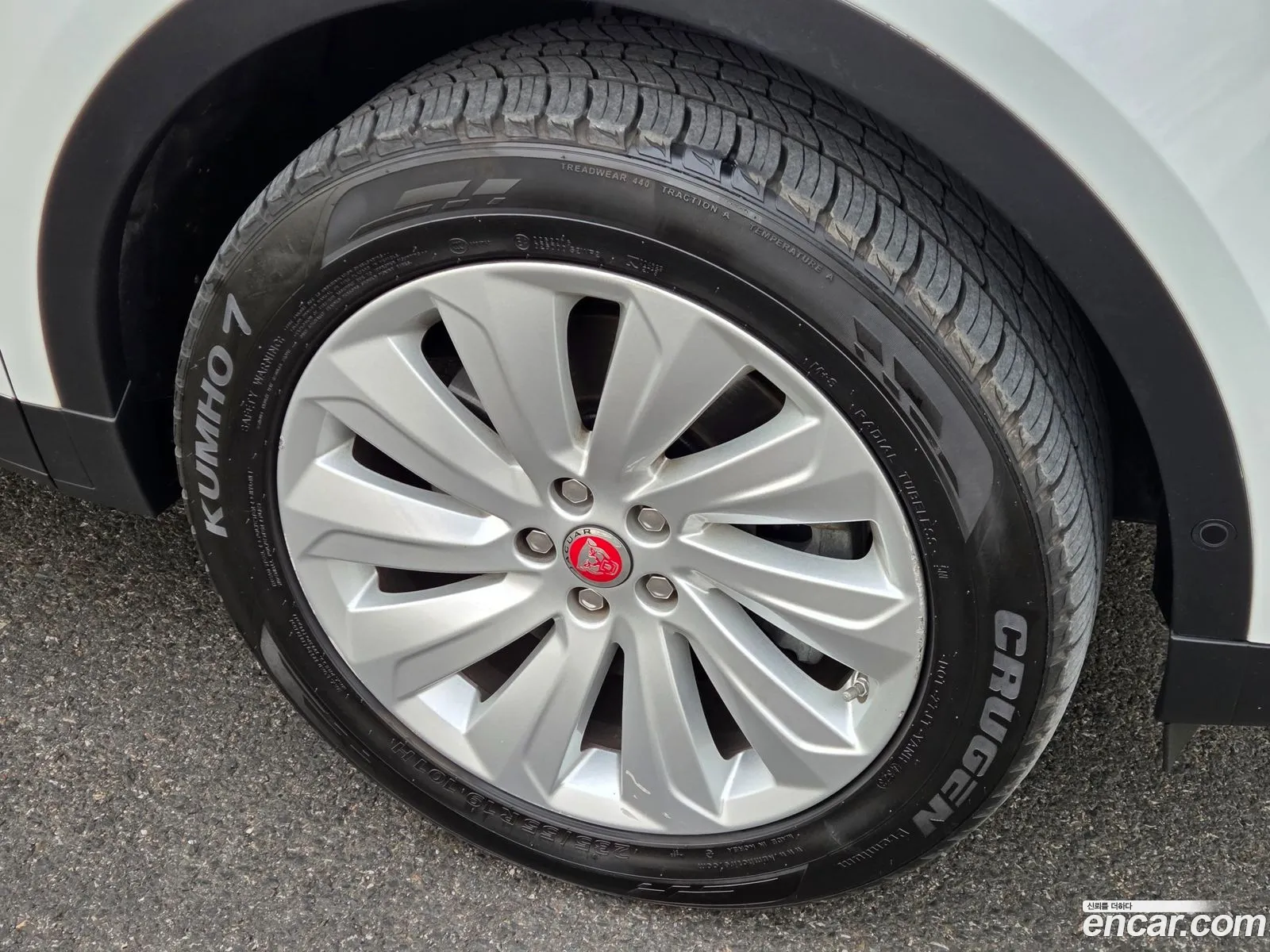 Jaguar E-Pace 2018 — 20
