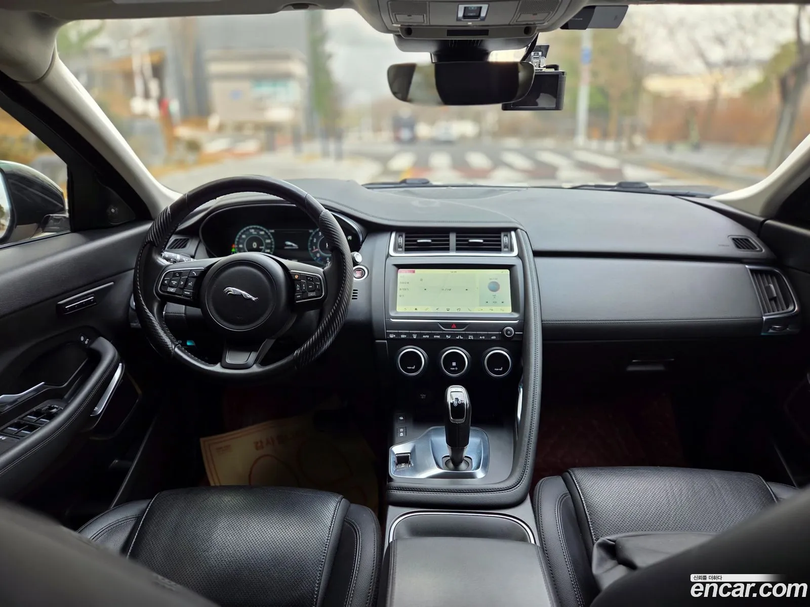 Jaguar E-Pace 2018 — 13