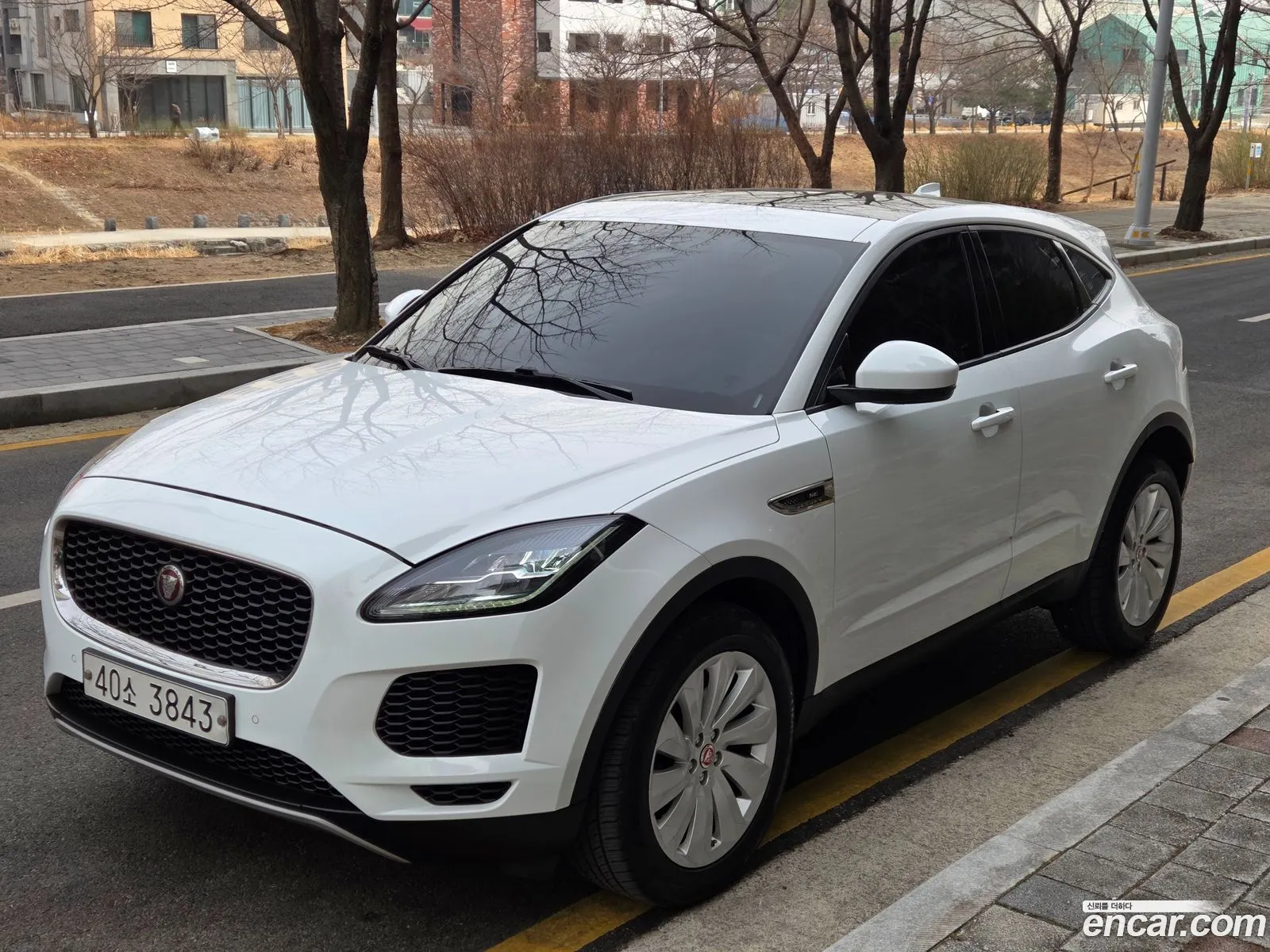Jaguar E-Pace 2018 — 16