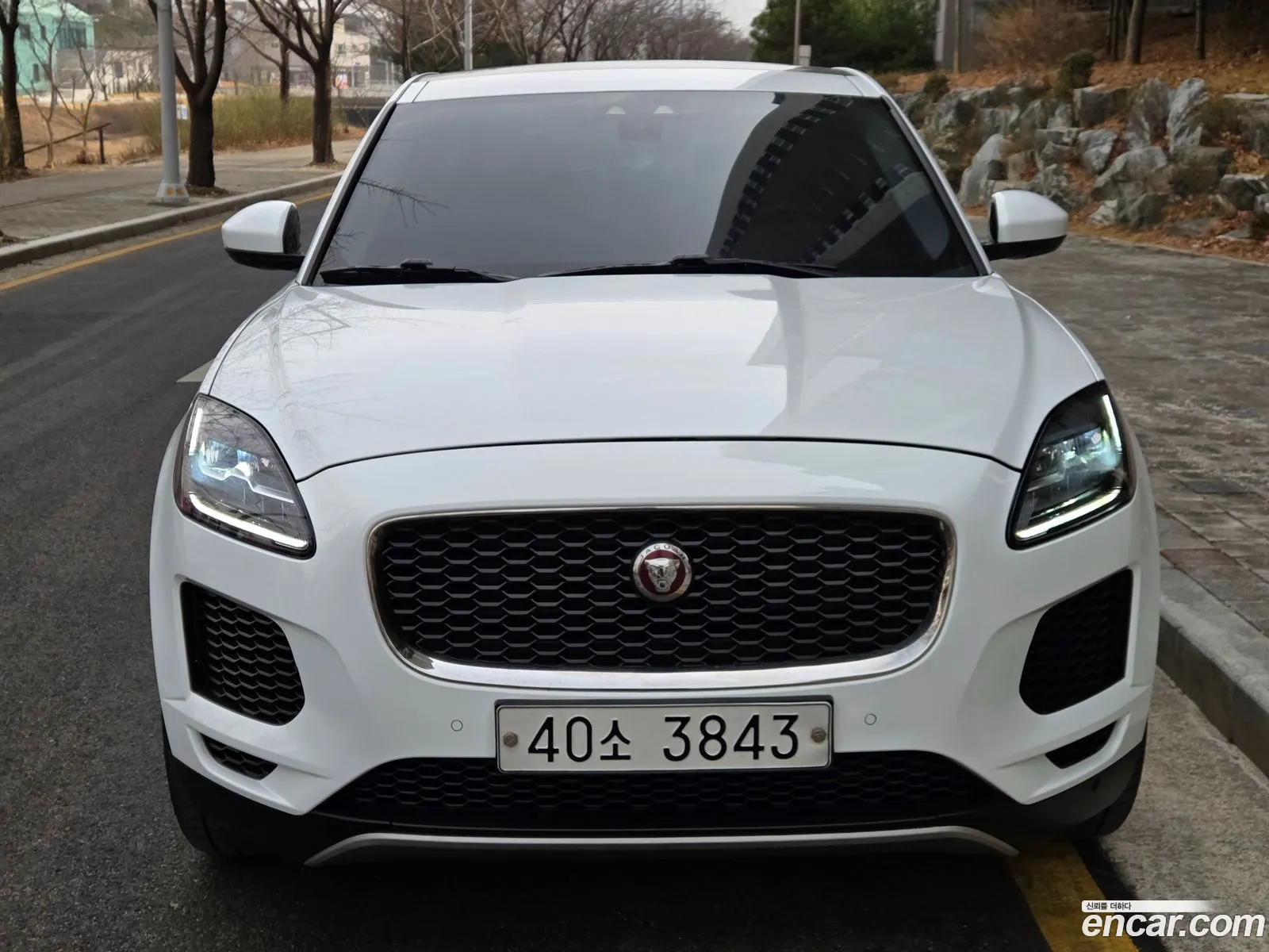 Jaguar E-Pace 2018 — 17