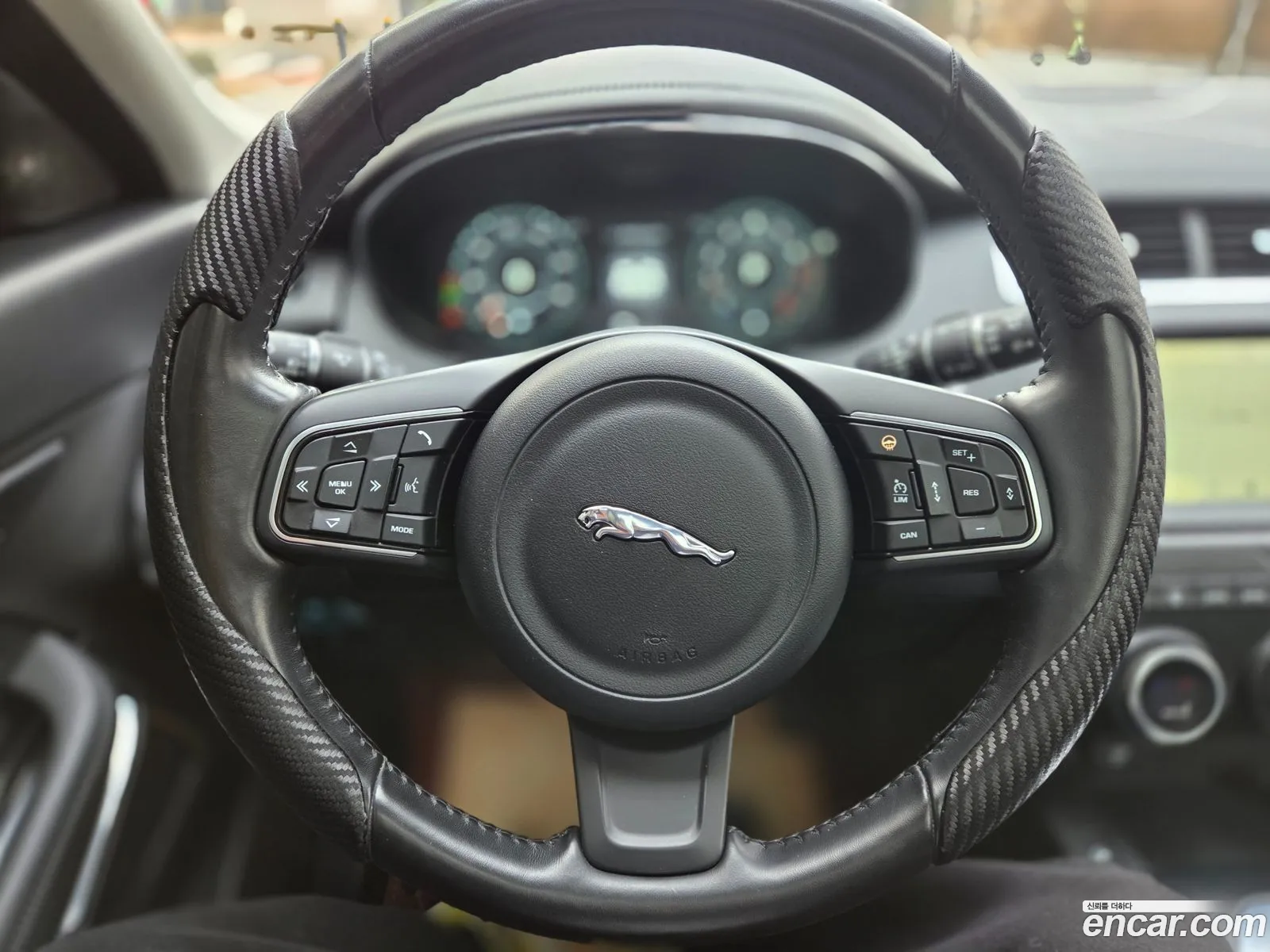 Jaguar E-Pace 2018 — 14