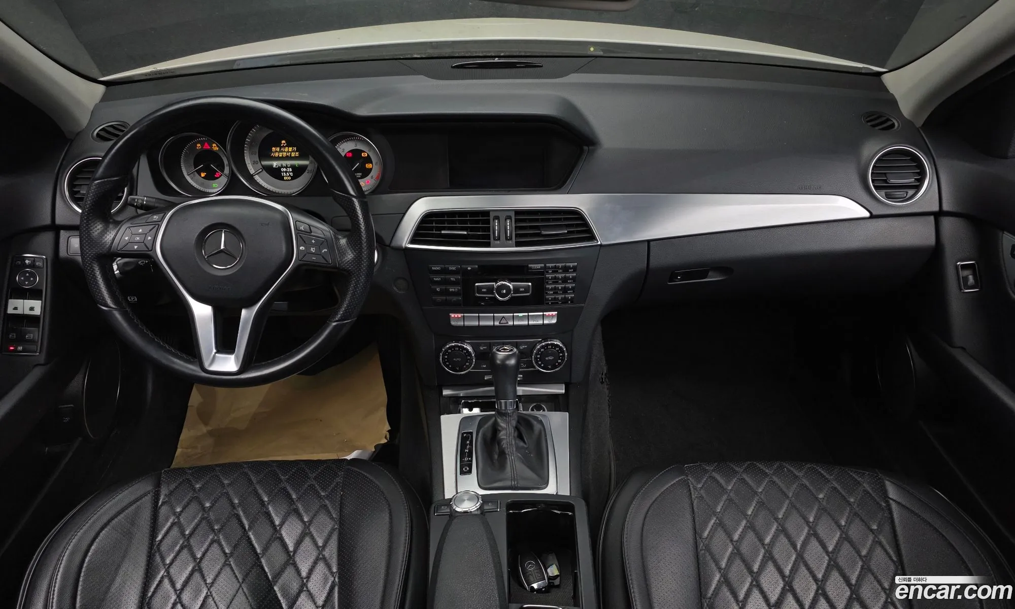 Mercedes-Benz C-Class W204 2012 WDDGF0CB5DA773370 — 6