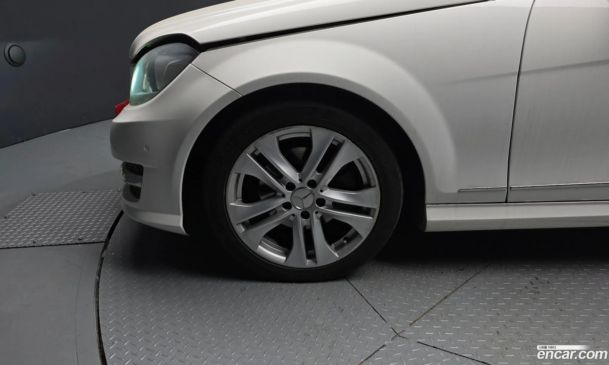 Mercedes-Benz C-Class W204 2012 WDDGF0CB5DA773370 — 19