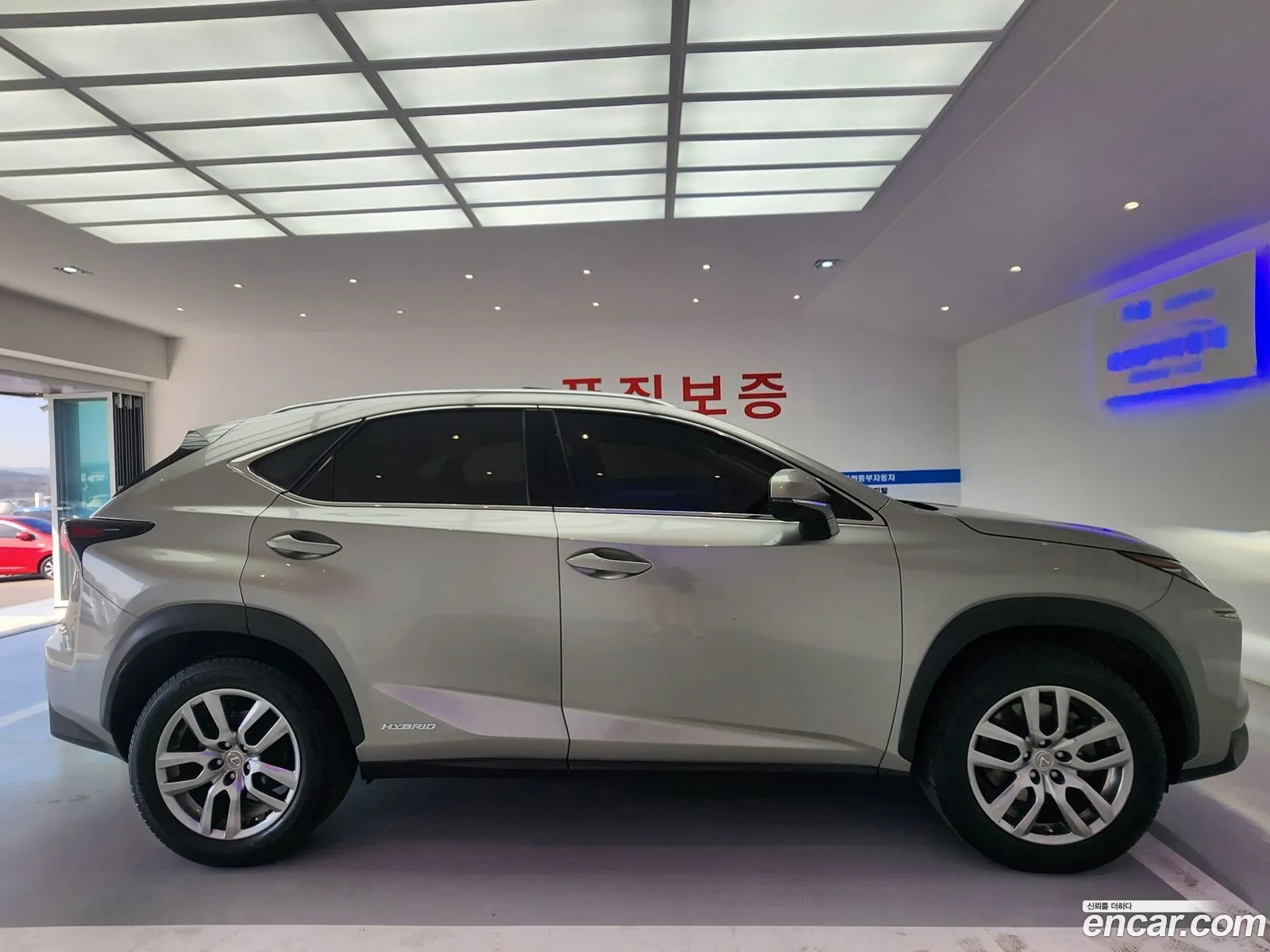 Lexus NX300h 2016 — 20