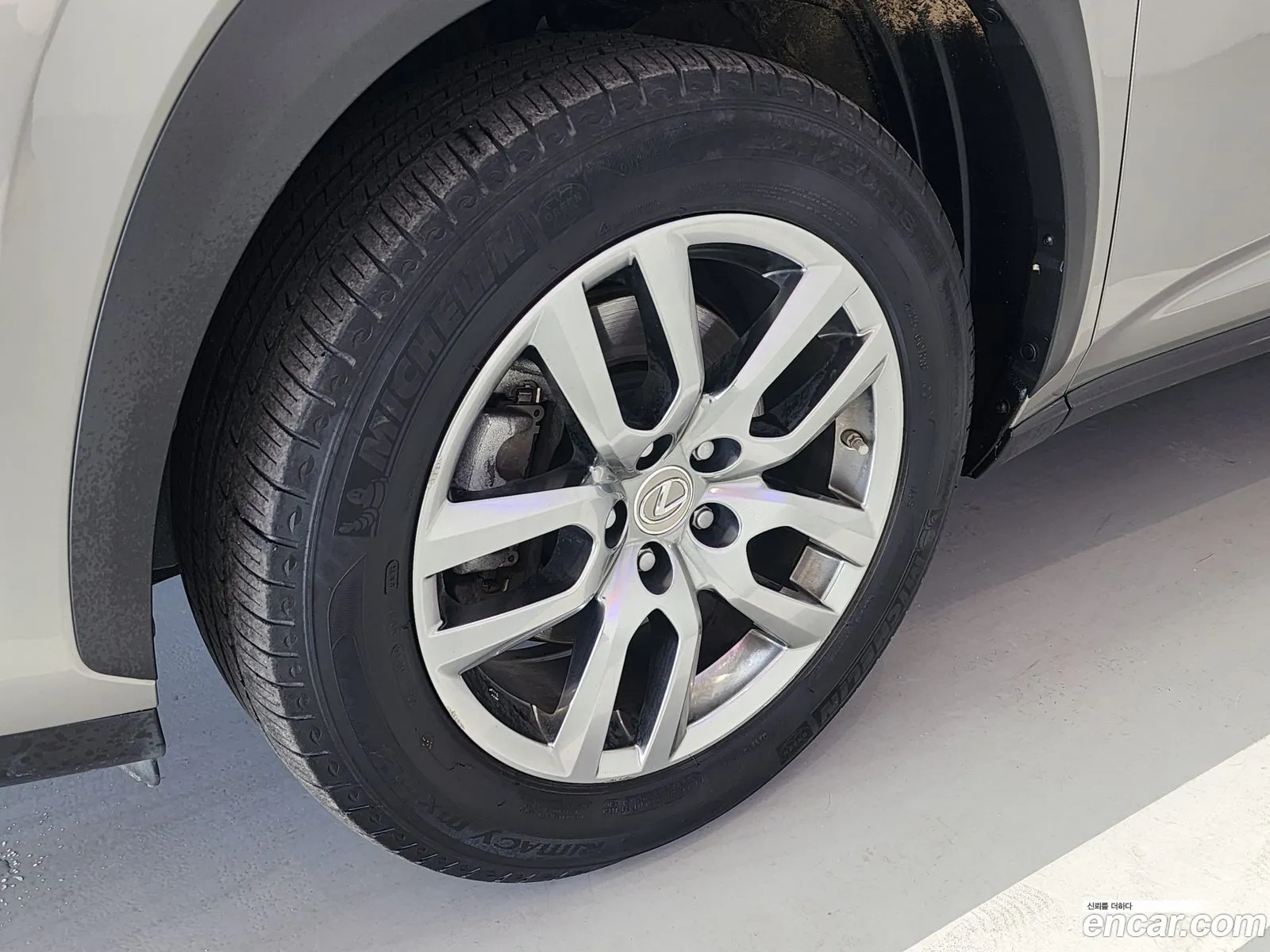 Lexus NX300h 2016 — 6