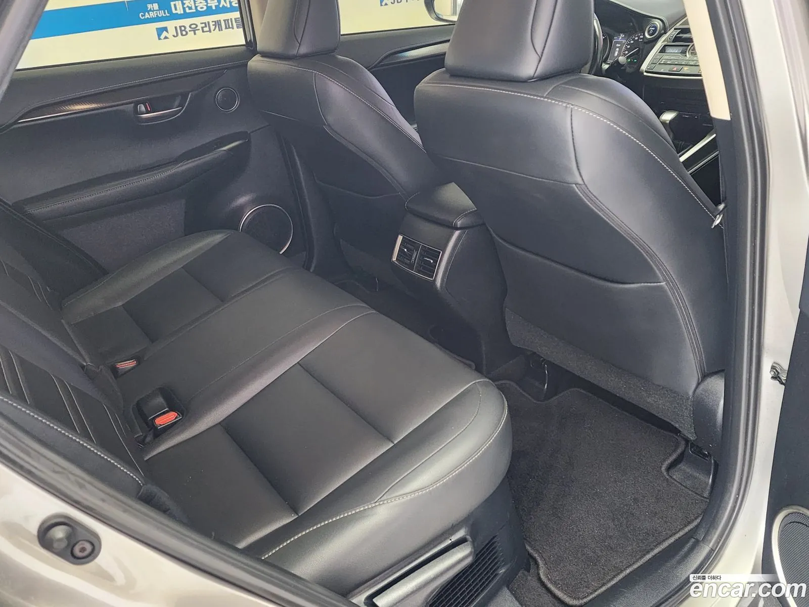 Lexus NX300h 2016 — 18