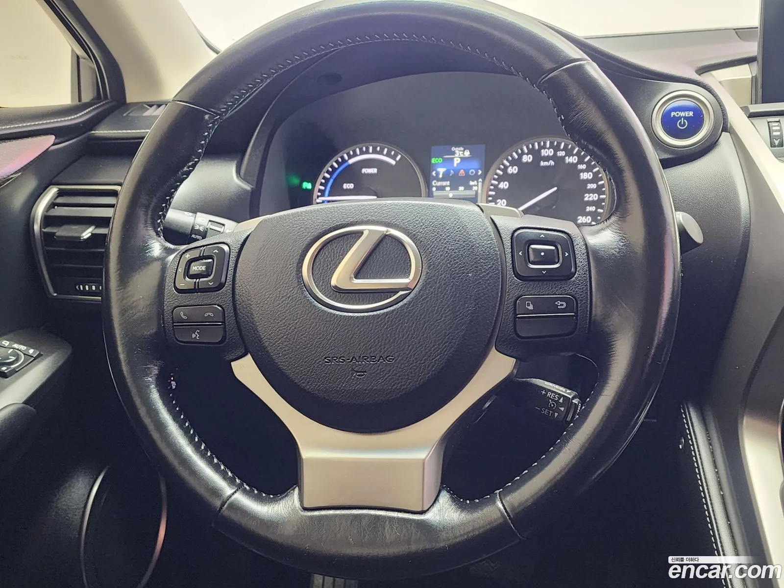 Lexus NX300h 2016 — 19