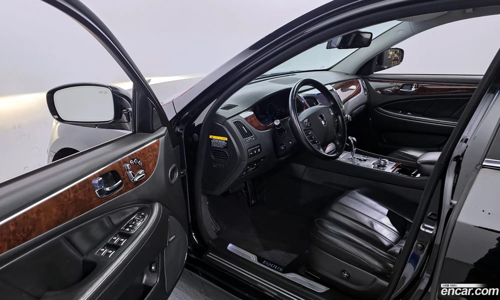 Hyundai Equus 2010 — 3