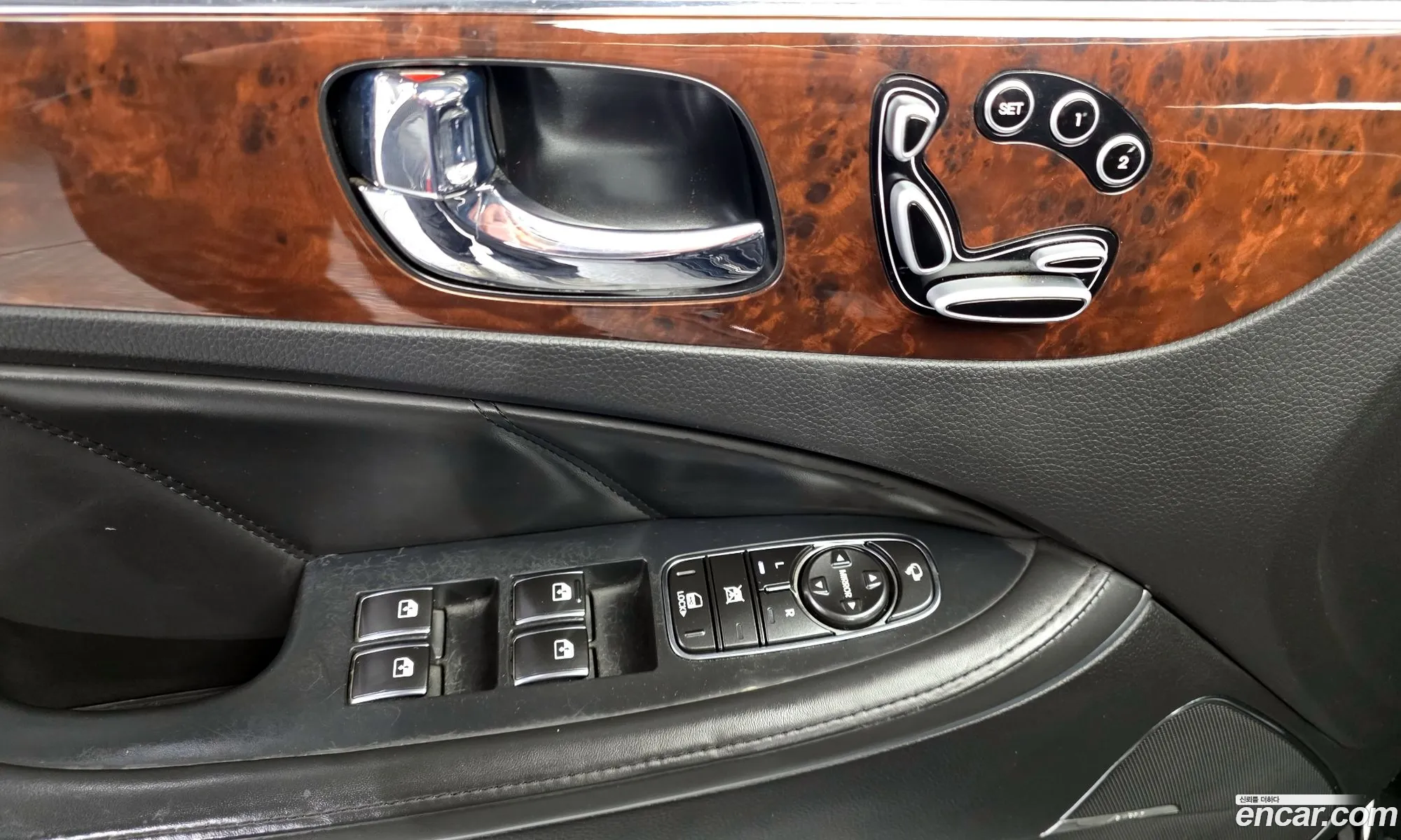 Hyundai Equus 2010 — 15