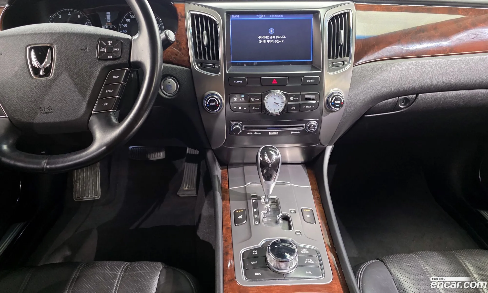 Hyundai Equus 2010 — 12