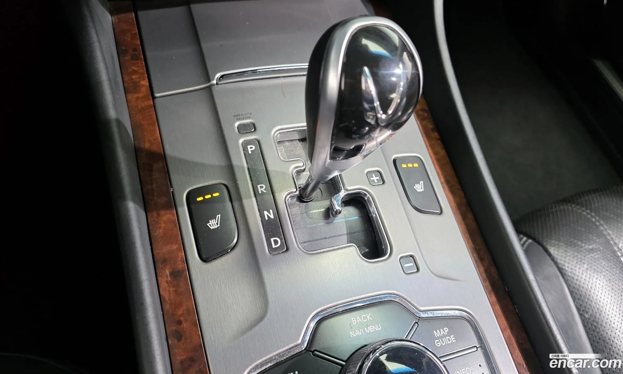 Hyundai Equus 2010 — 13