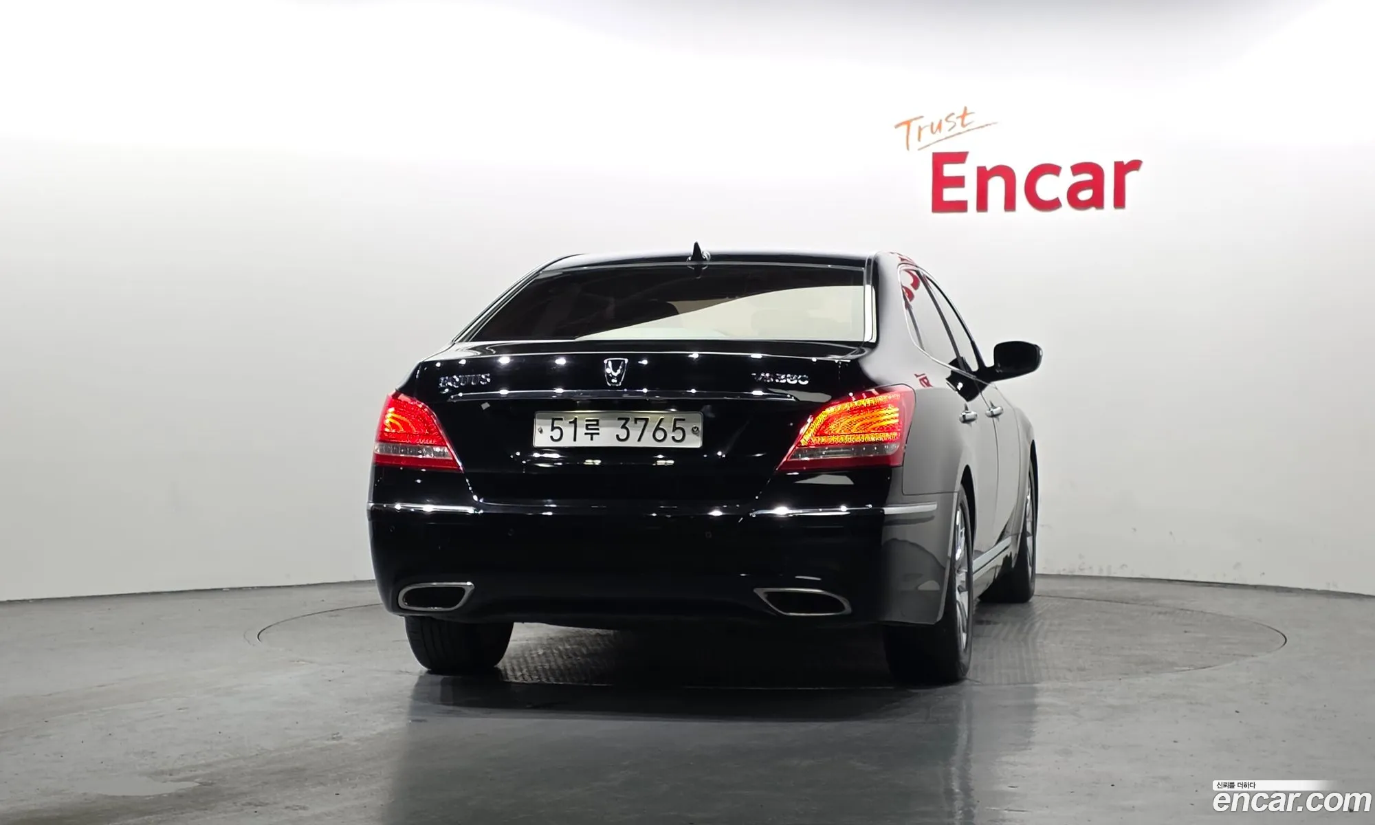 Hyundai Equus 2010 — 2
