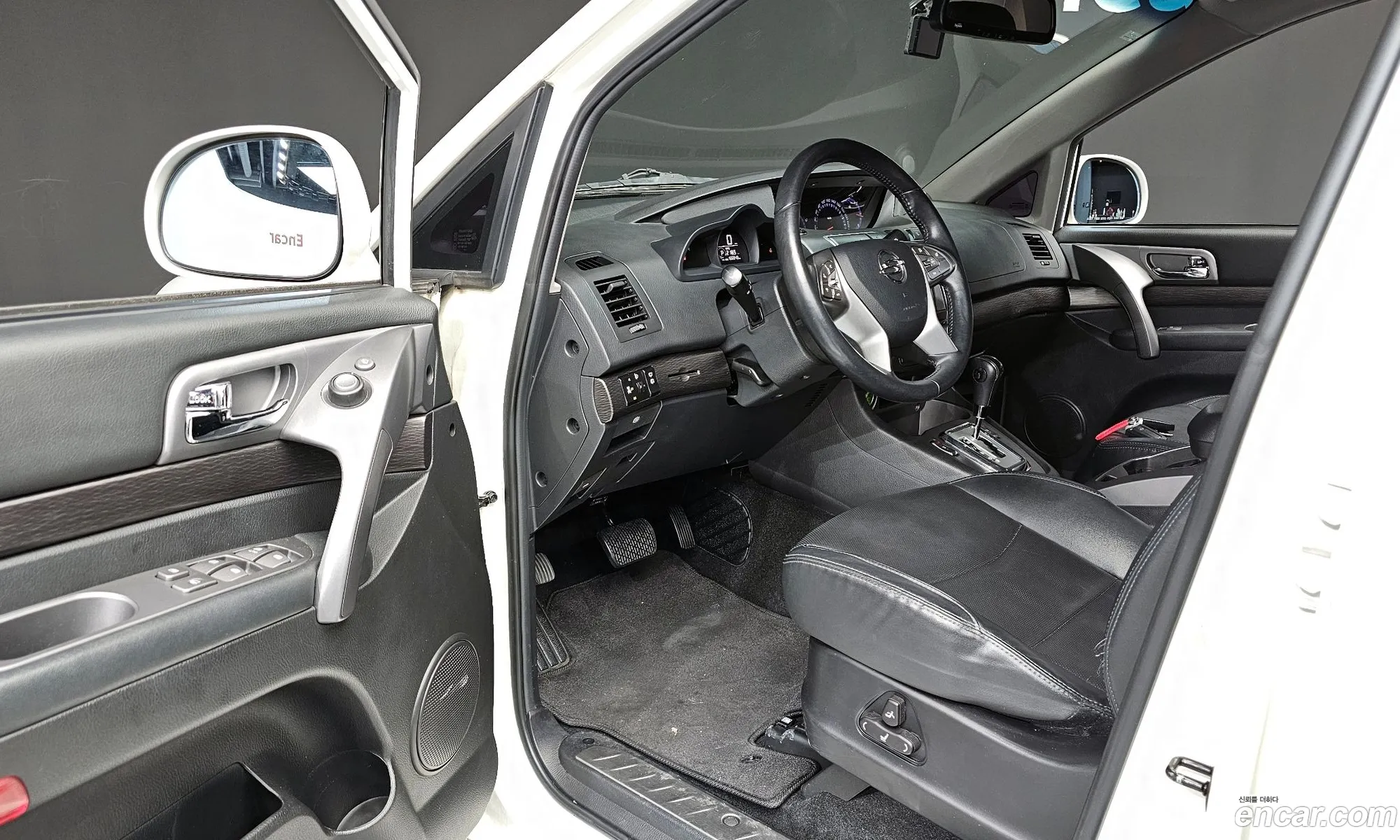 KG Mobility (SsangYong) Korando Turismo 2017 — 19