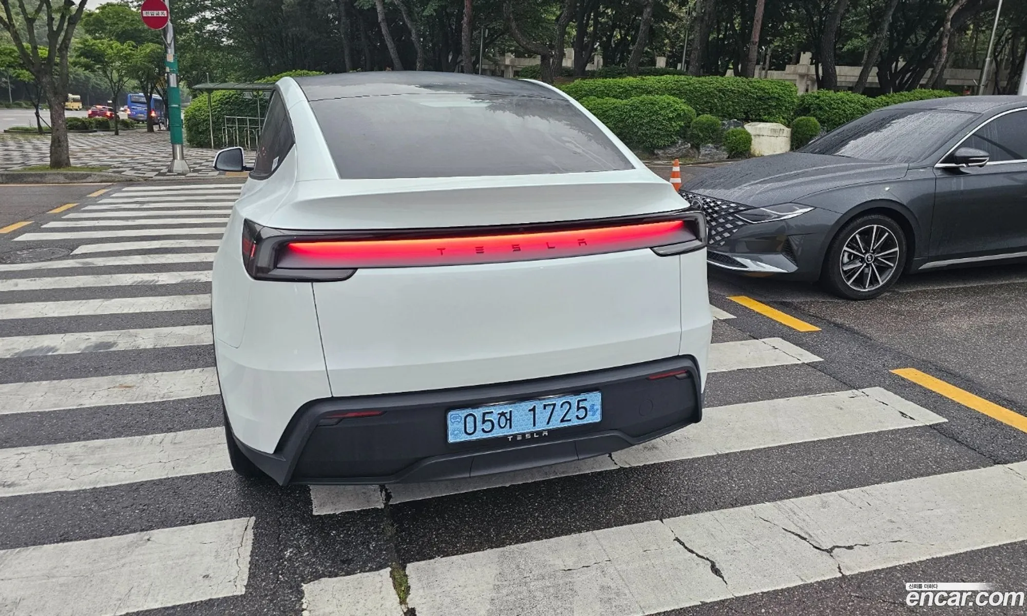 Tesla Model Y 2025 — 7