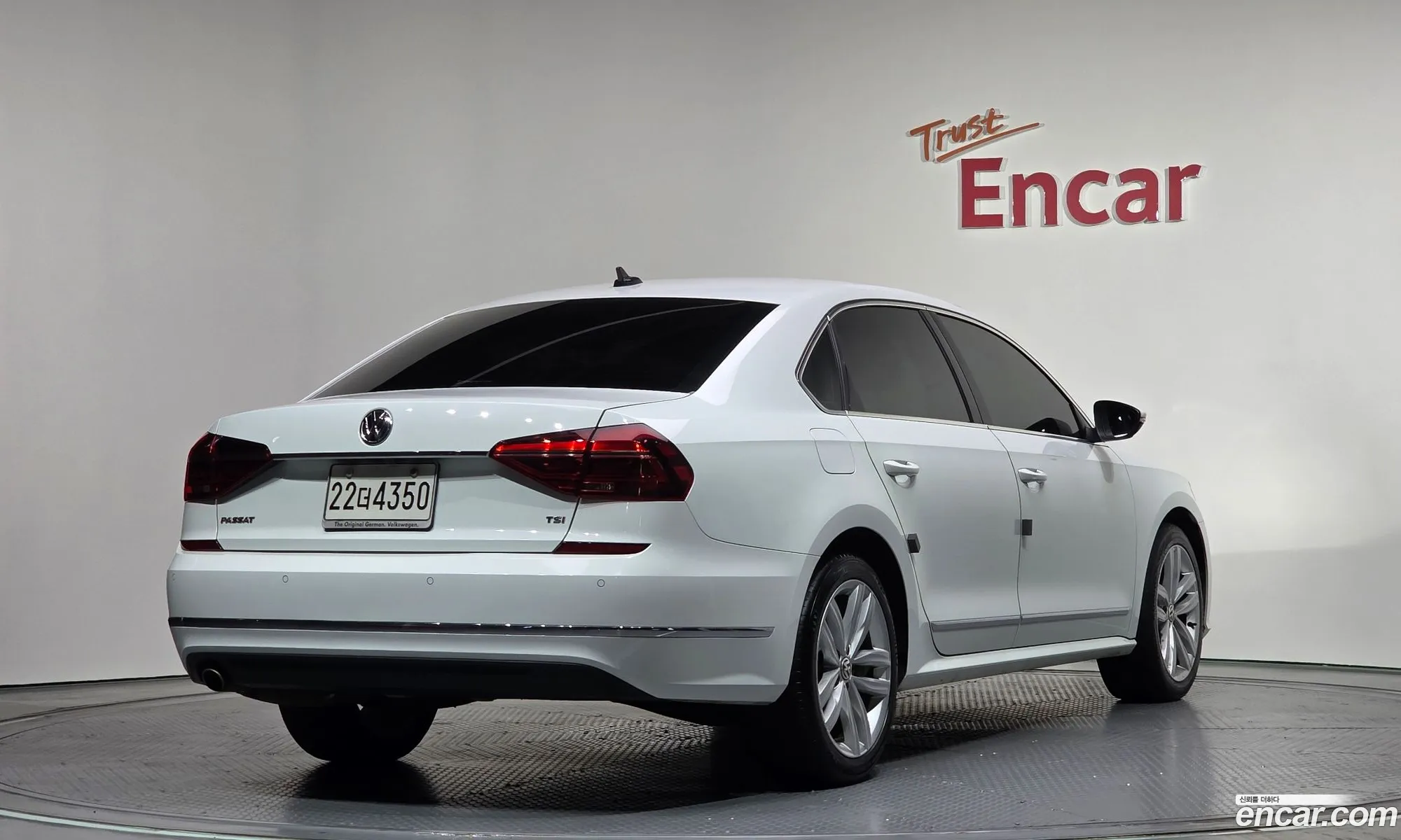 Volkswagen Passat 2018 — 13