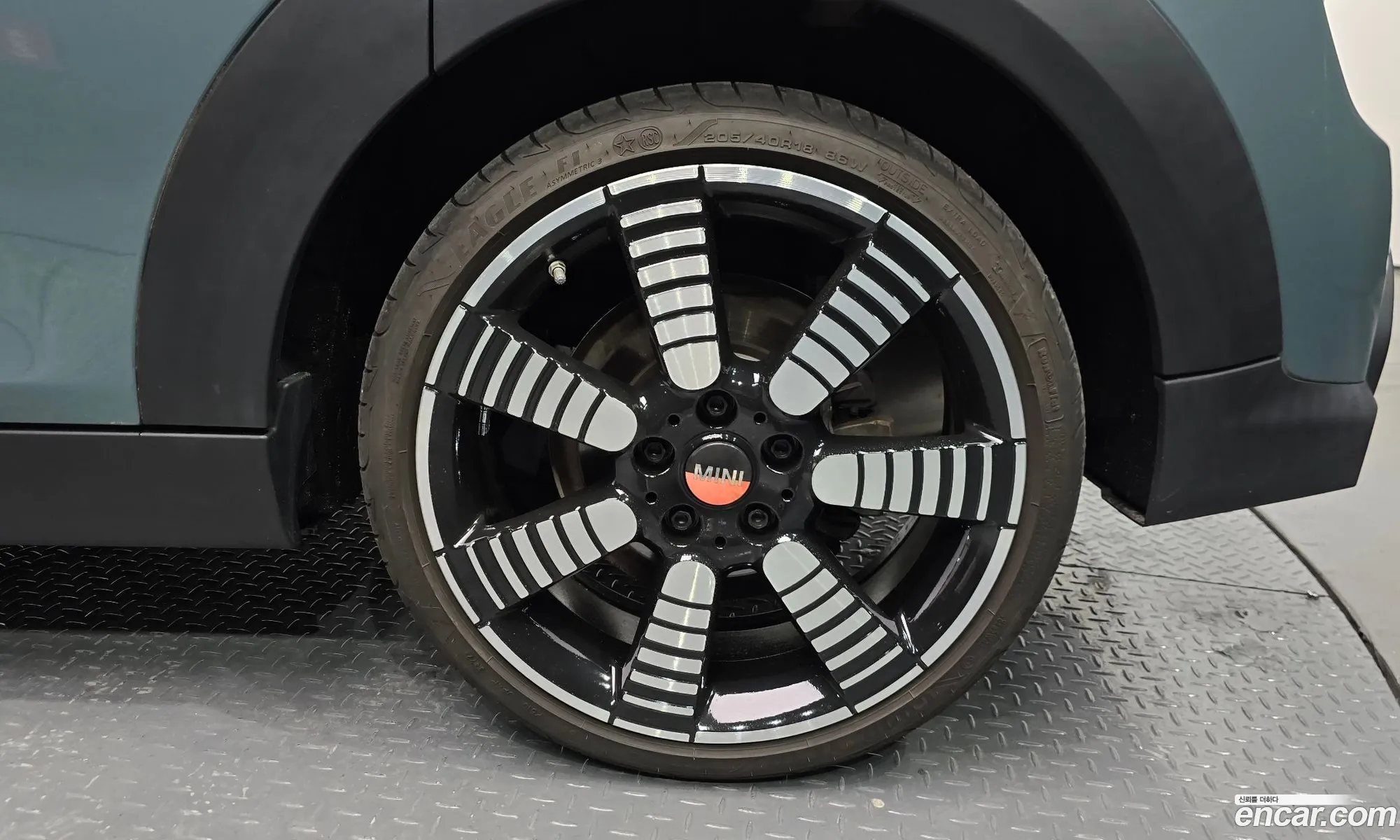Mini Cooper S 2023 WMW61DK09P2T38133 — 7