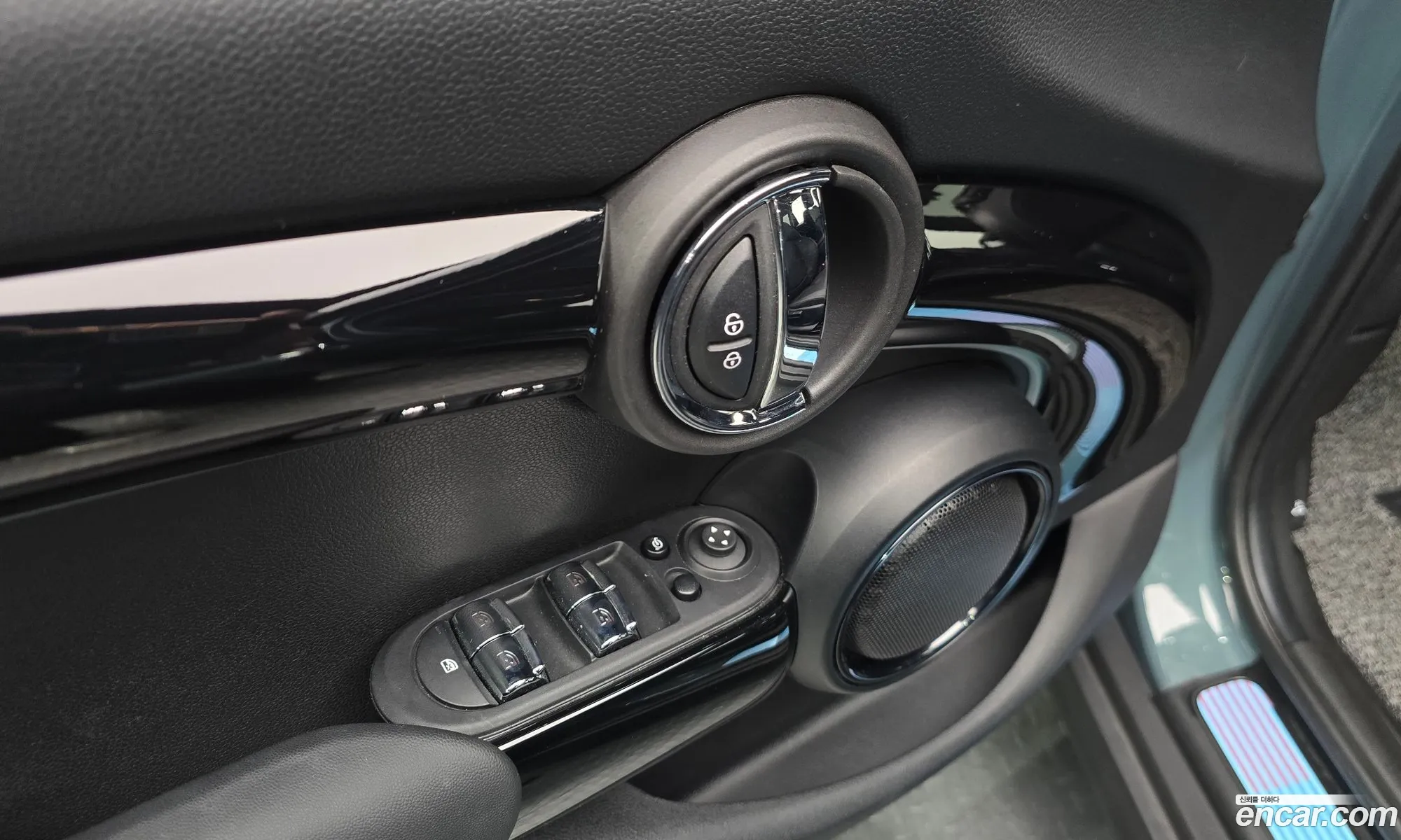 Mini Cooper S 2023 WMW61DK09P2T38133 — 4