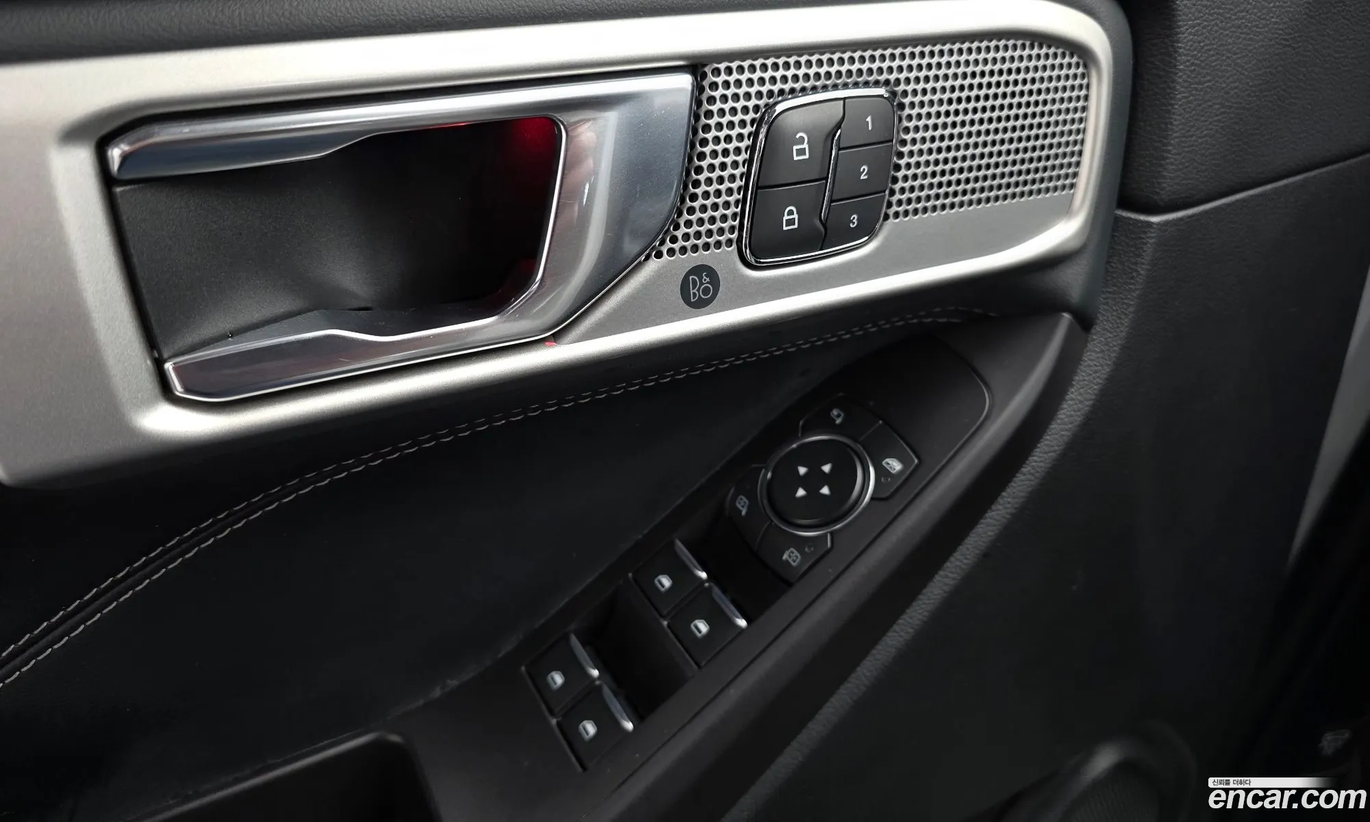 Ford Explorer 6th Gen 2019 1FMSK8FH7LGA73338 — 10