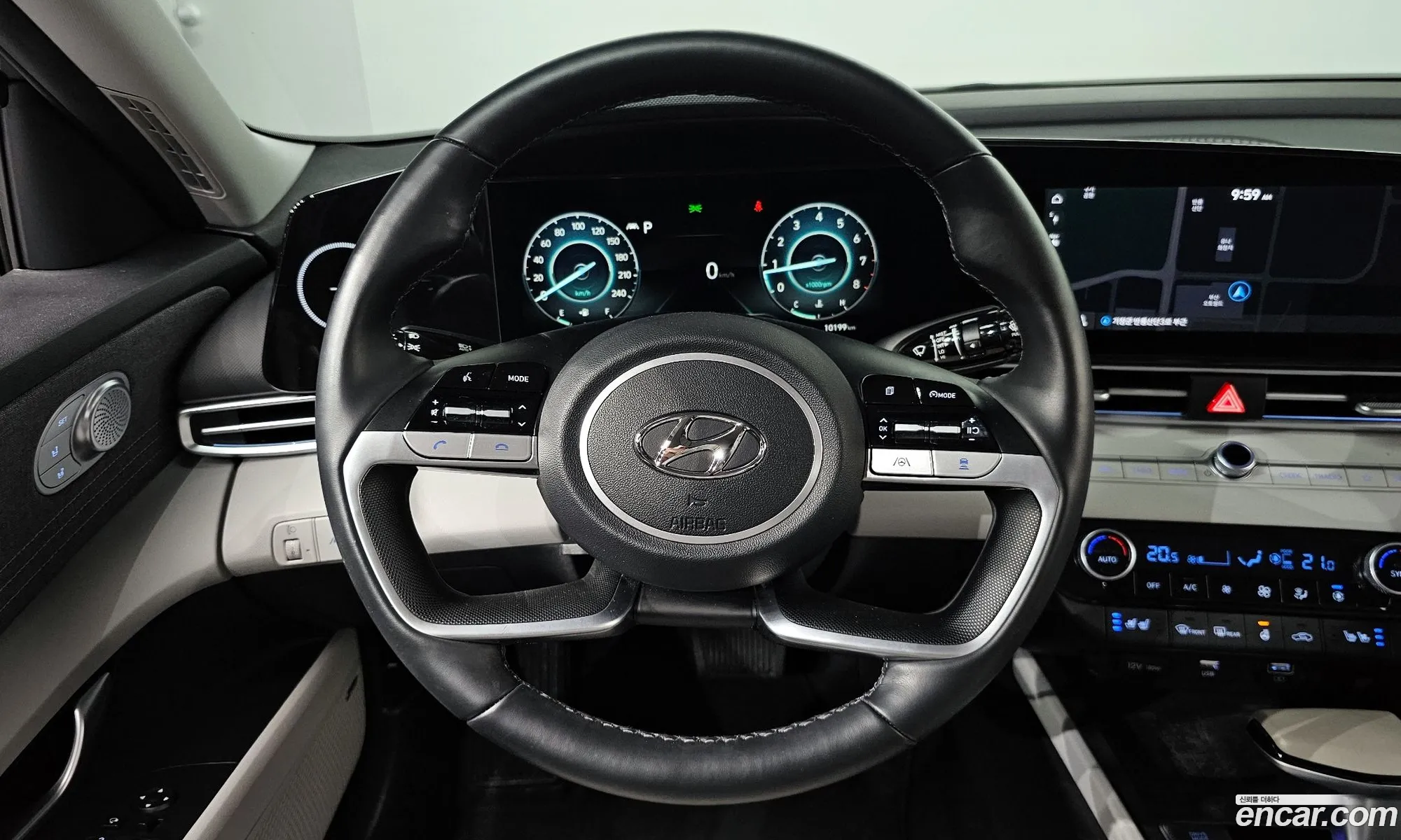 Hyundai Elantra 2021 — 17