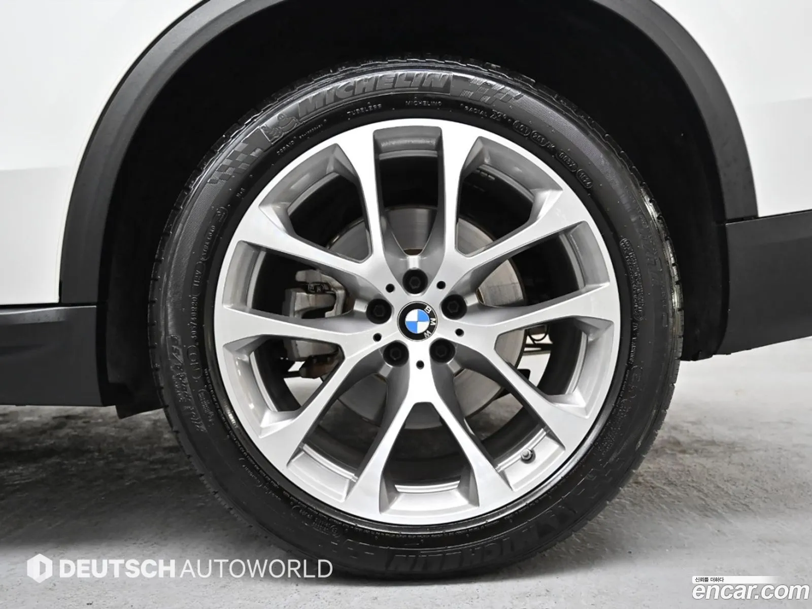BMW X5 2020 — 18
