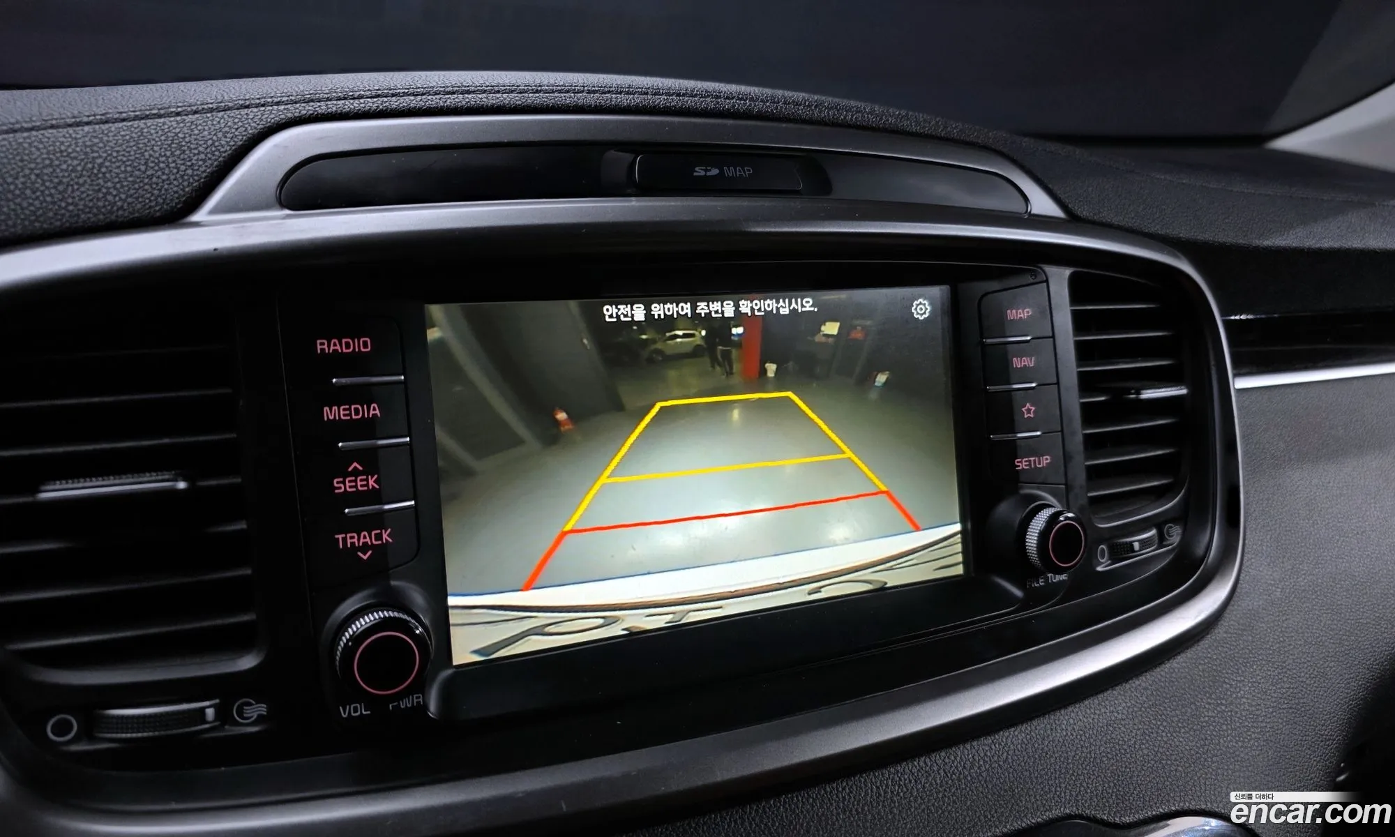 Kia Sorento 2019 KNAPK81BDLA580448 — 17
