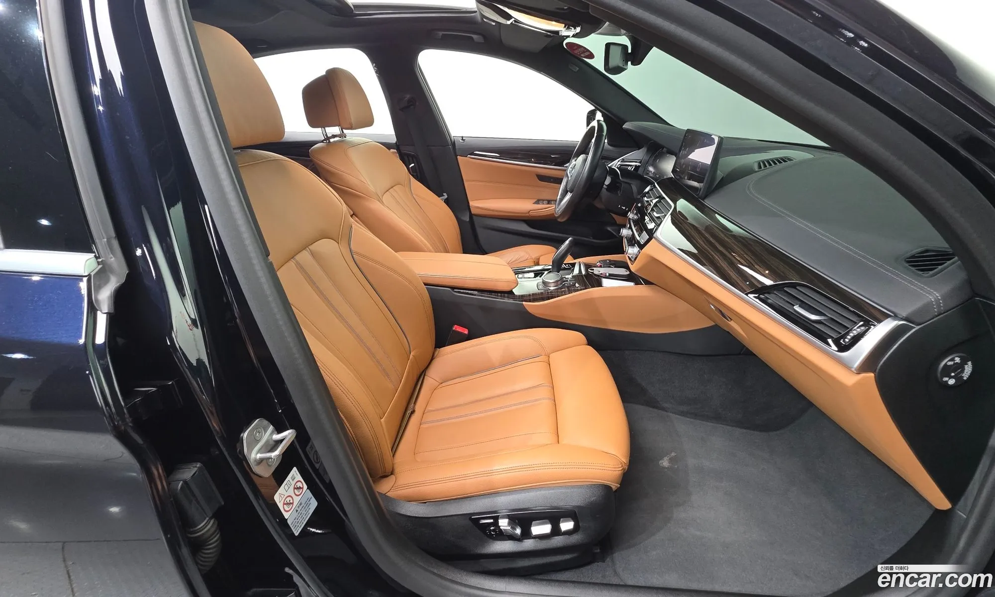 BMW 5 Series 2021 WBA11BH06MCG06229 — 9