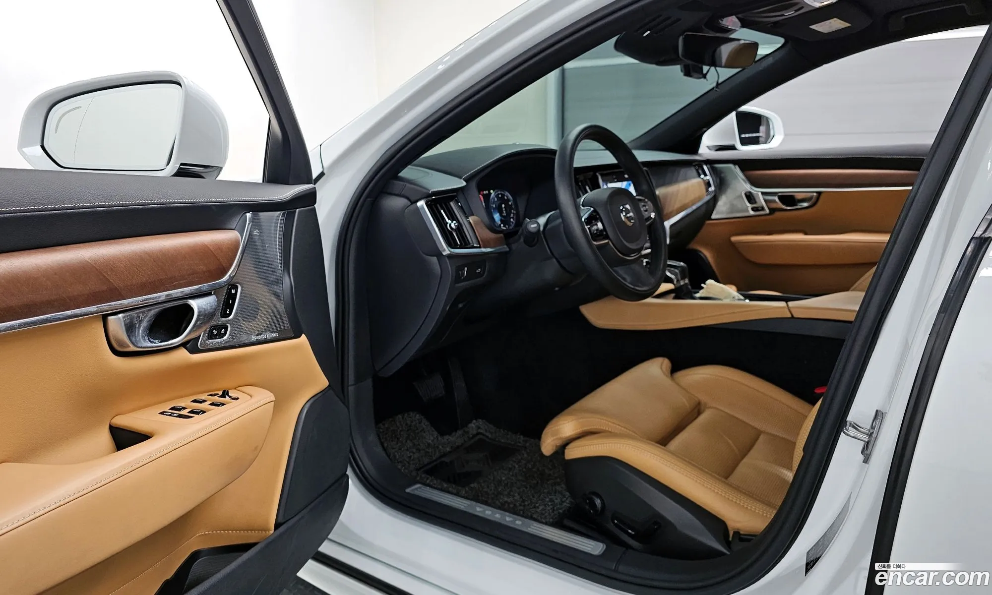 Volvo S90 2019 — 3