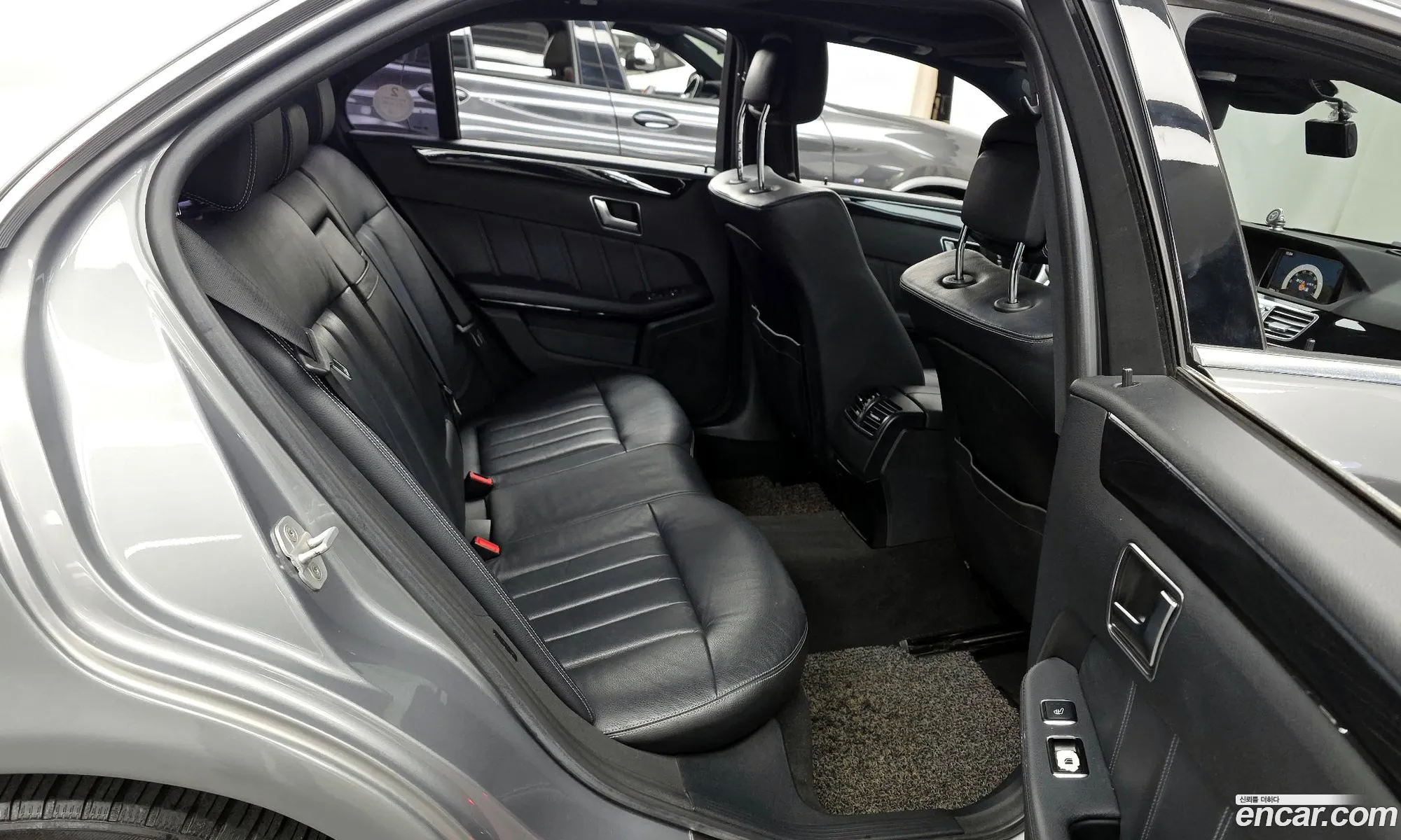 Mercedes-Benz E-Class W212 2015 — 13
