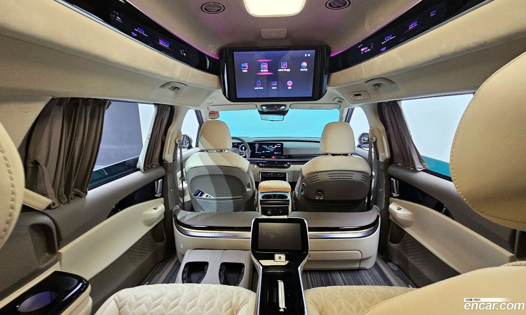 Kia Carnival 2024 — 17