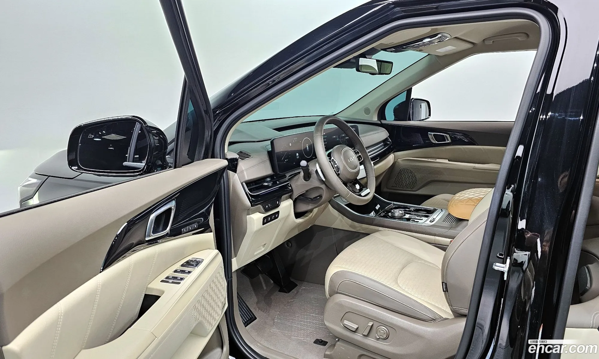 Kia Carnival 2024 — 16