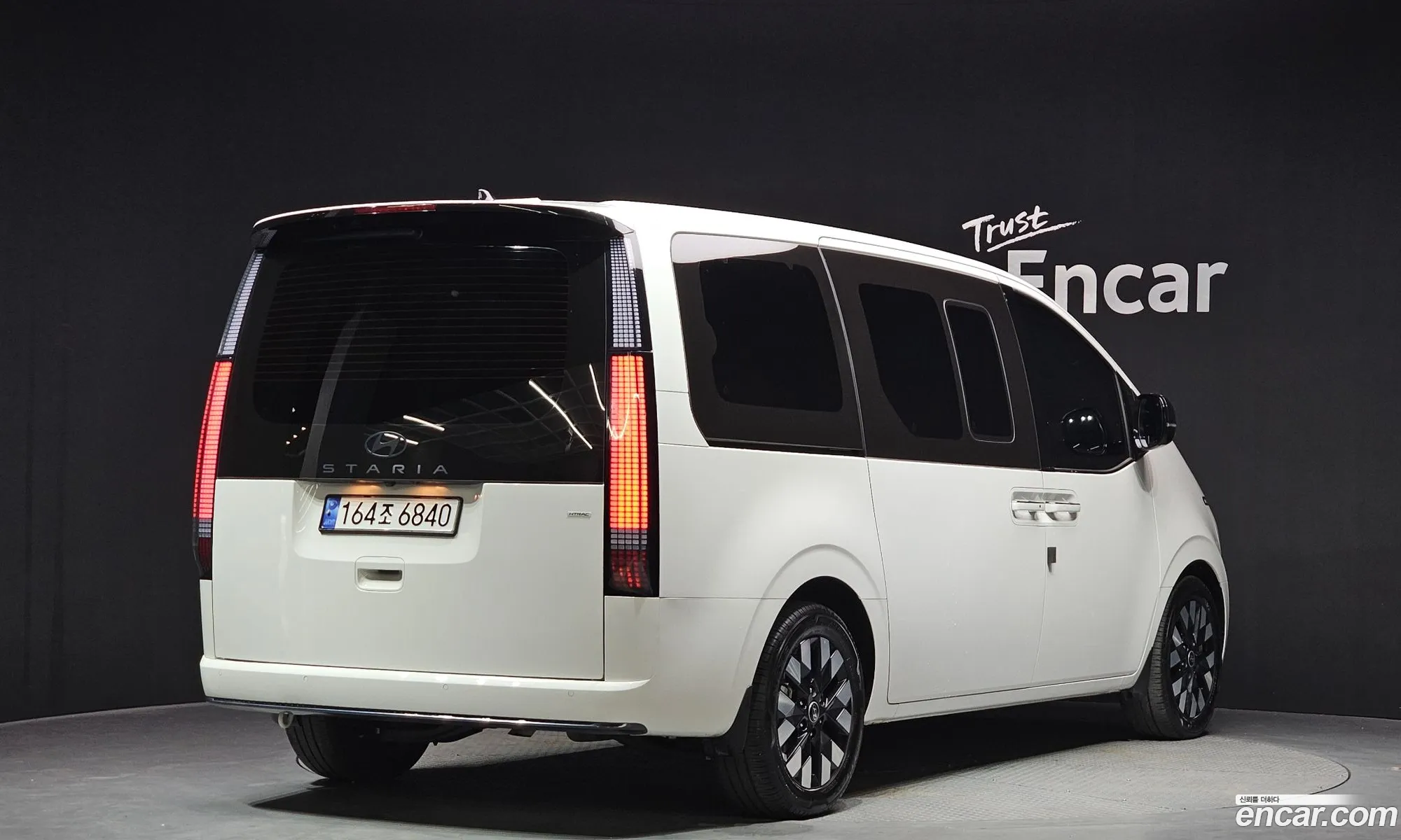 Hyundai Staria 2024 — 4