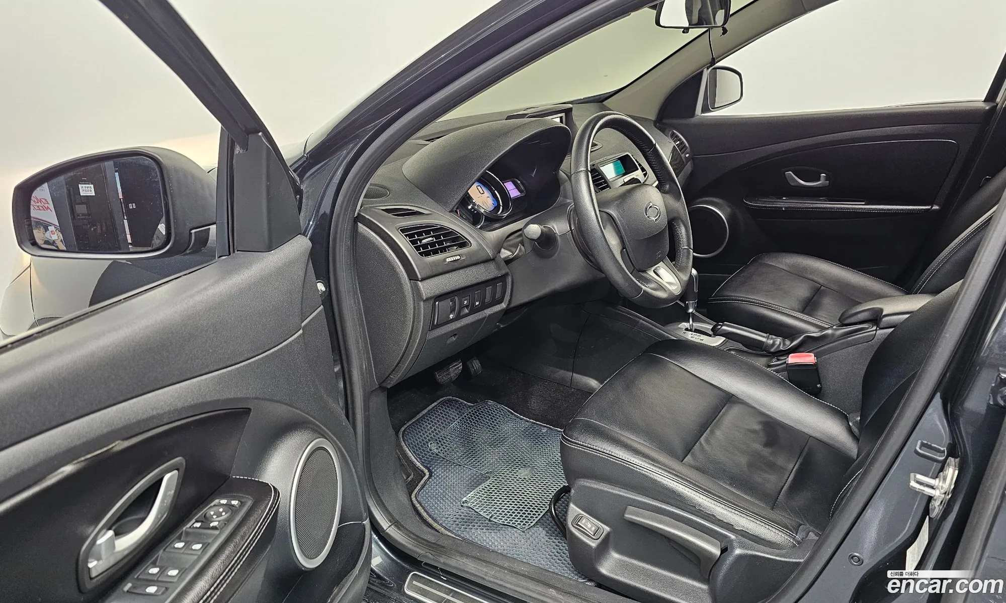 Renault Korea (Samsung) SM3 2014 KNMC4C2HMEP153946 — 3