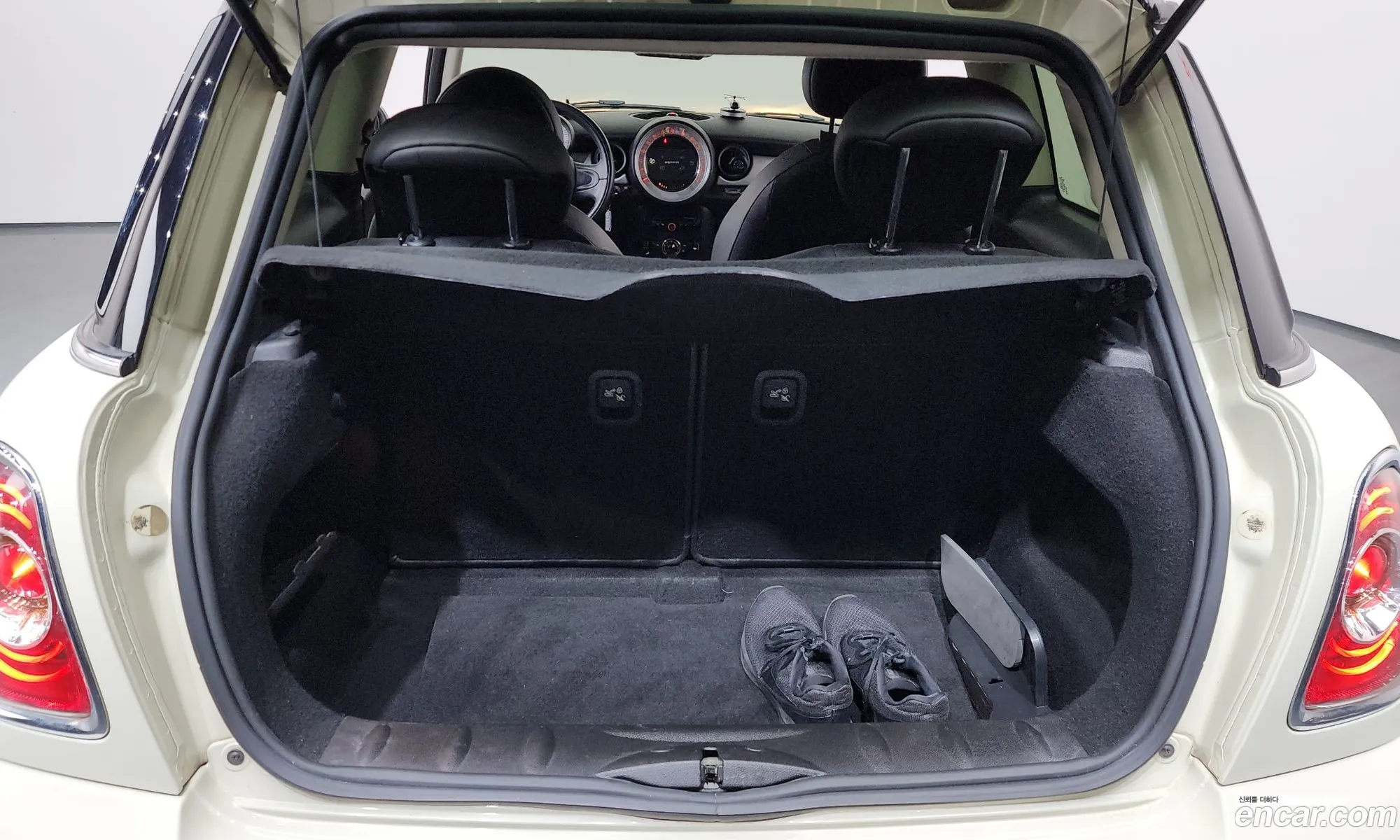 Mini Cooper 2013 WMWSU3106DT614212 — 12