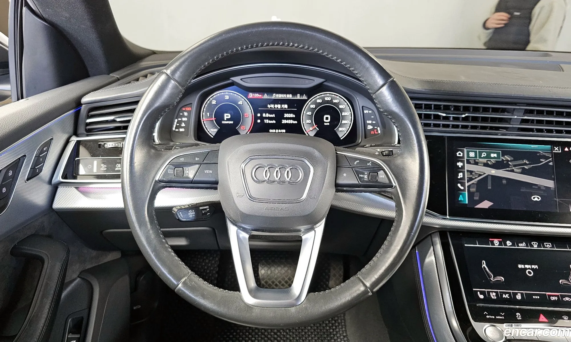Audi Q8 2020 WAUZZZF10LD019658 — 3