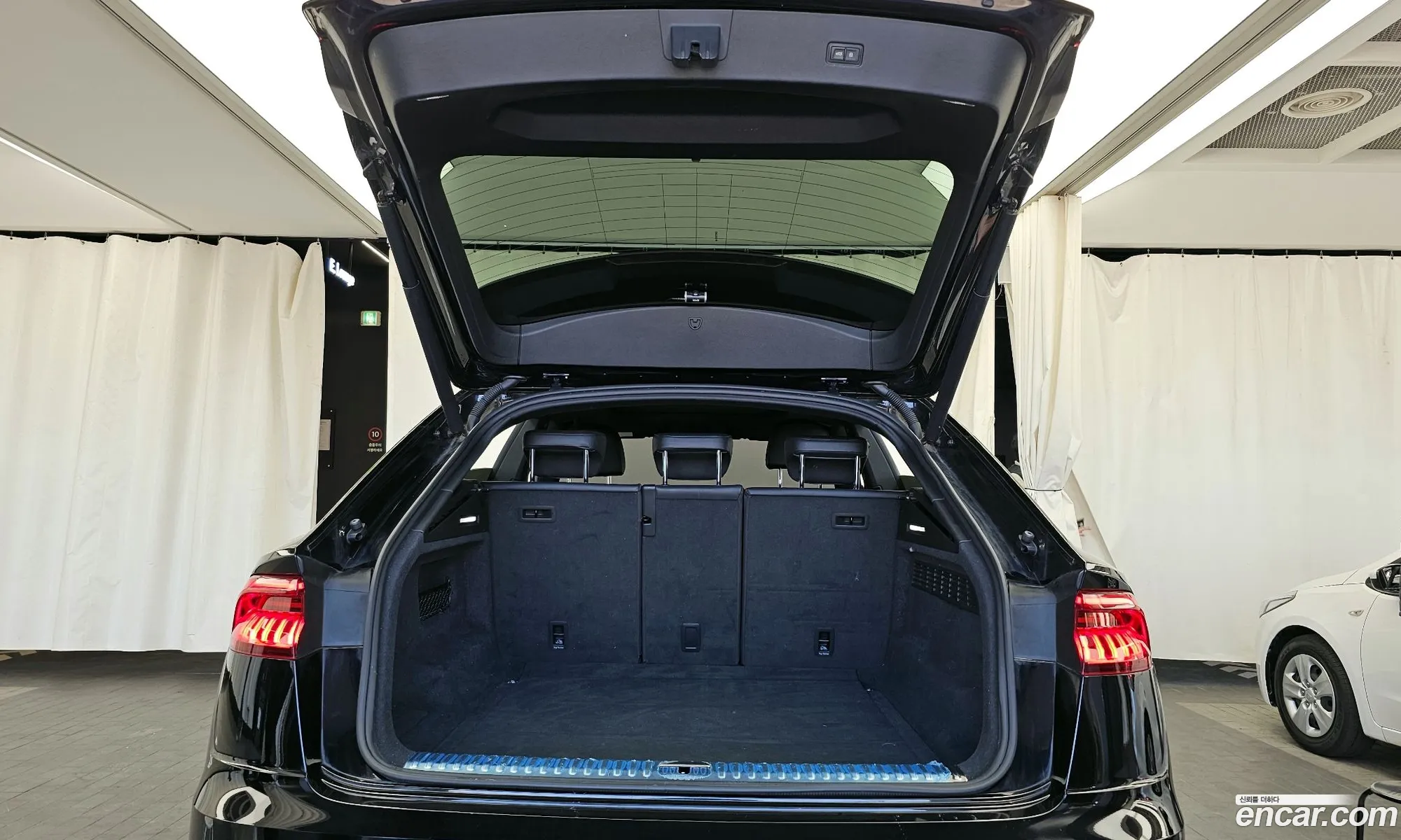 Audi Q8 2020 WAUZZZF10LD019658 — 11