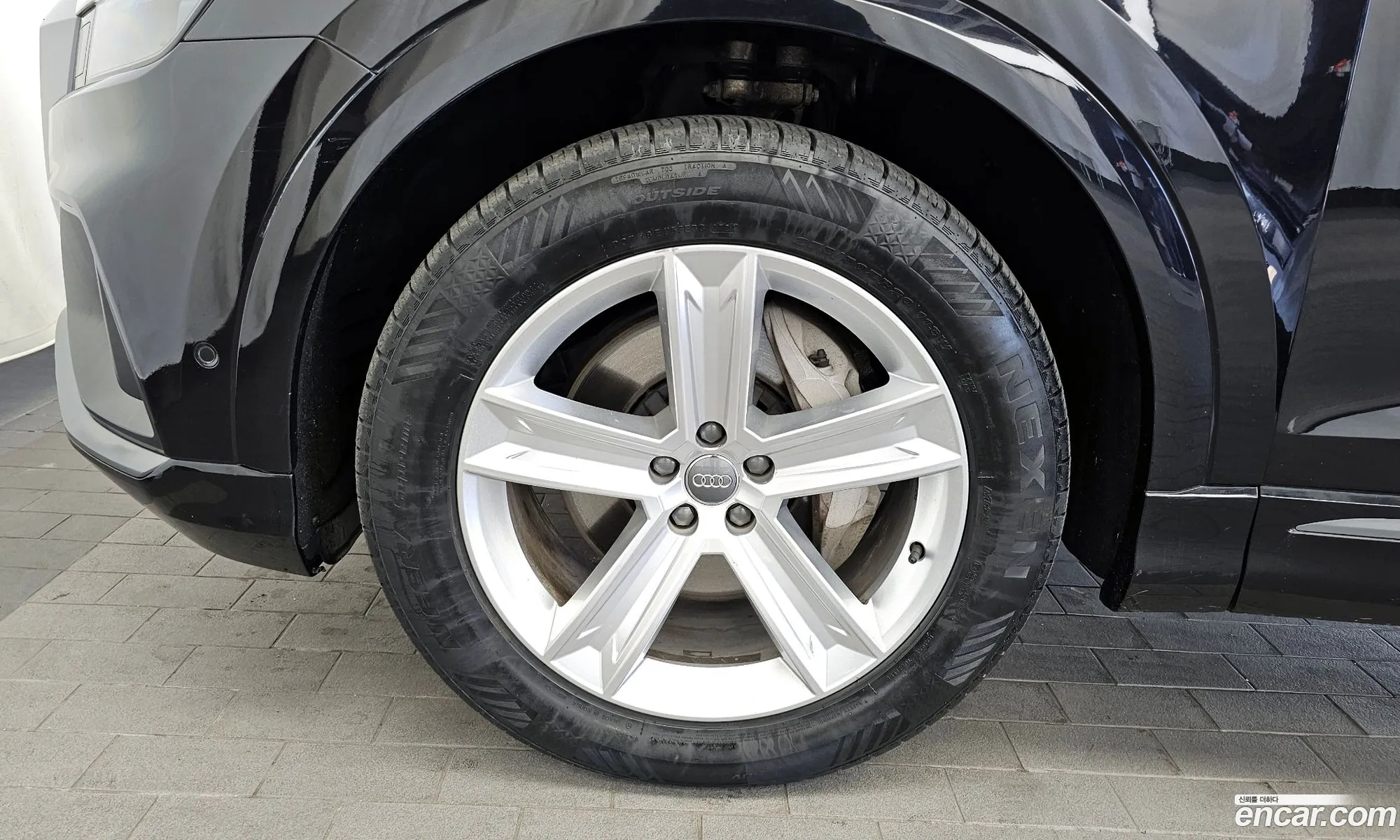 Audi Q8 2020 WAUZZZF10LD019658 — 9