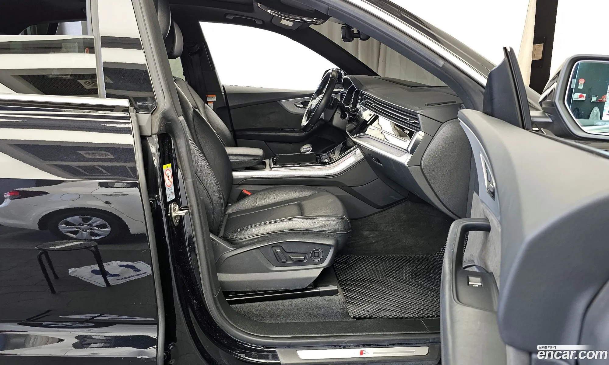 Audi Q8 2020 WAUZZZF10LD019658 — 13