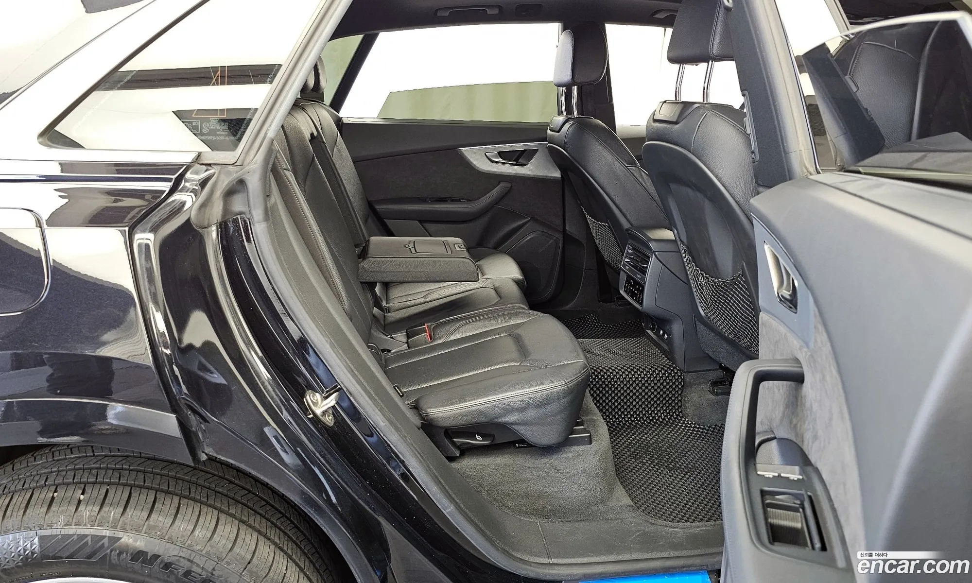 Audi Q8 2020 WAUZZZF10LD019658 — 2