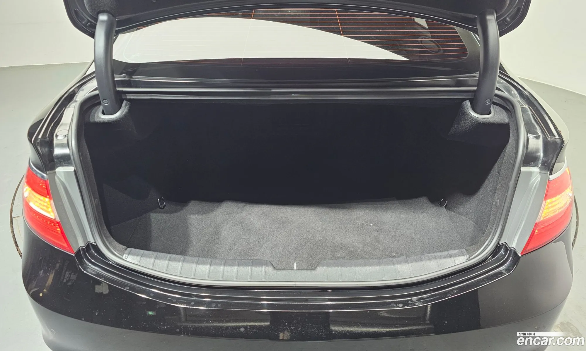 Hyundai Grandeur HG 2015 — 19