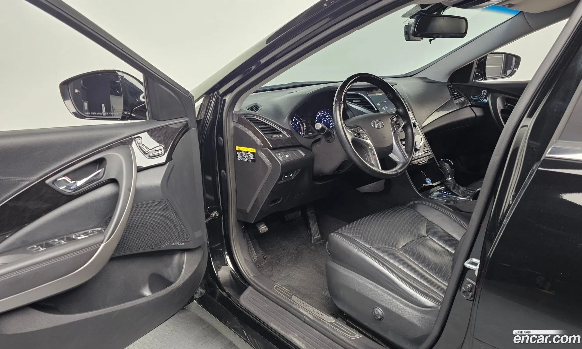 Hyundai Grandeur HG 2015 — 20