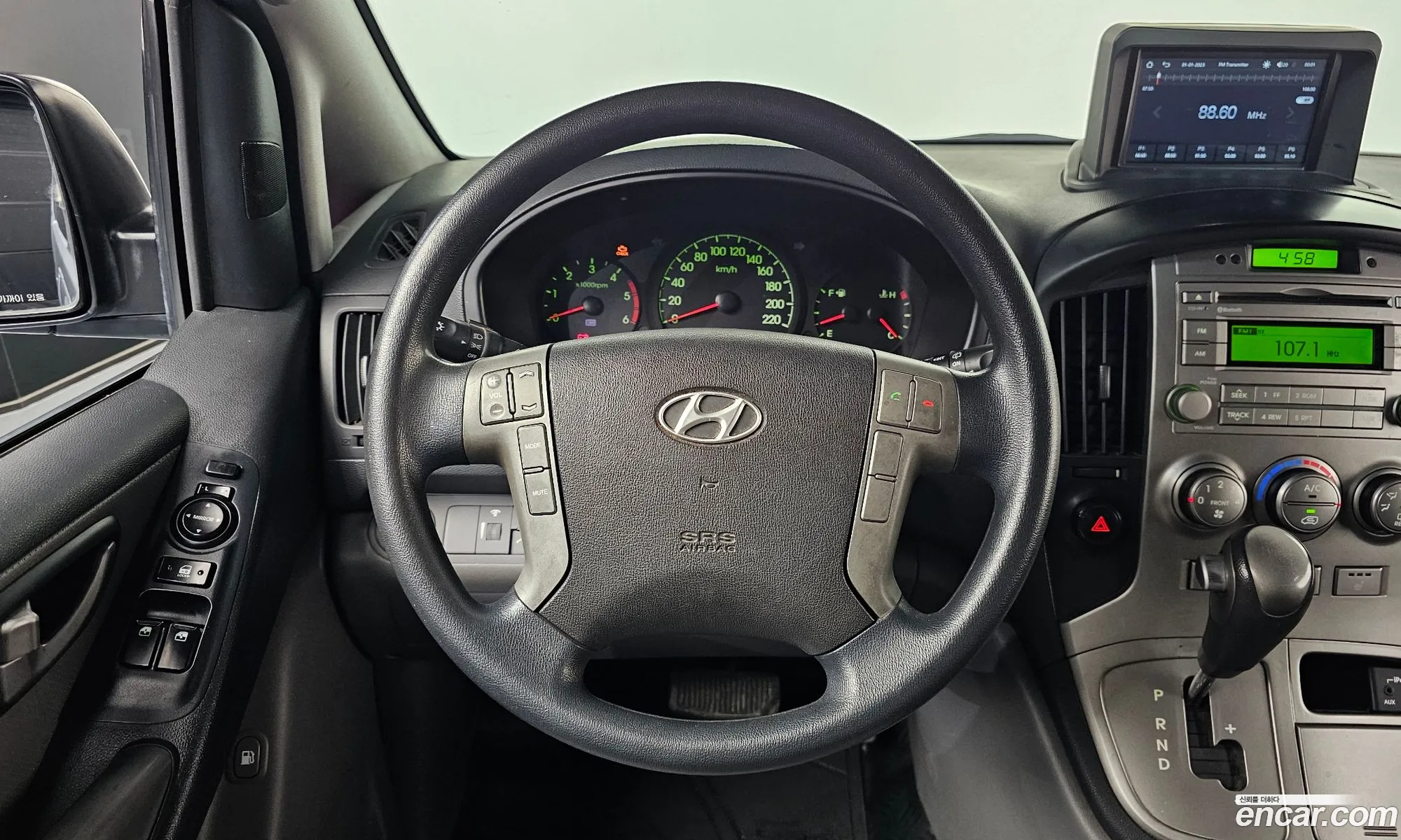Hyundai Grand Starex 2012 — 18