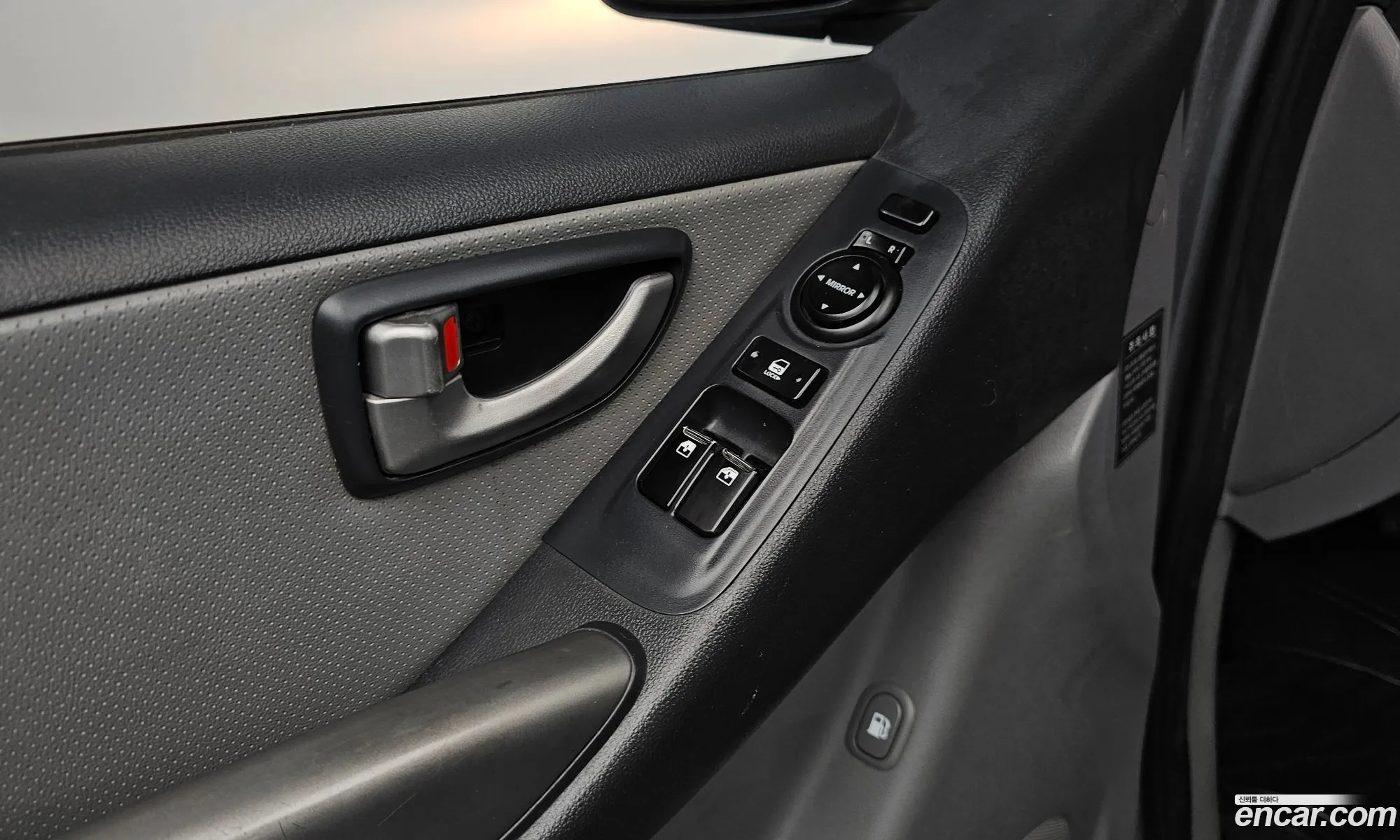Hyundai Grand Starex 2012 — 16