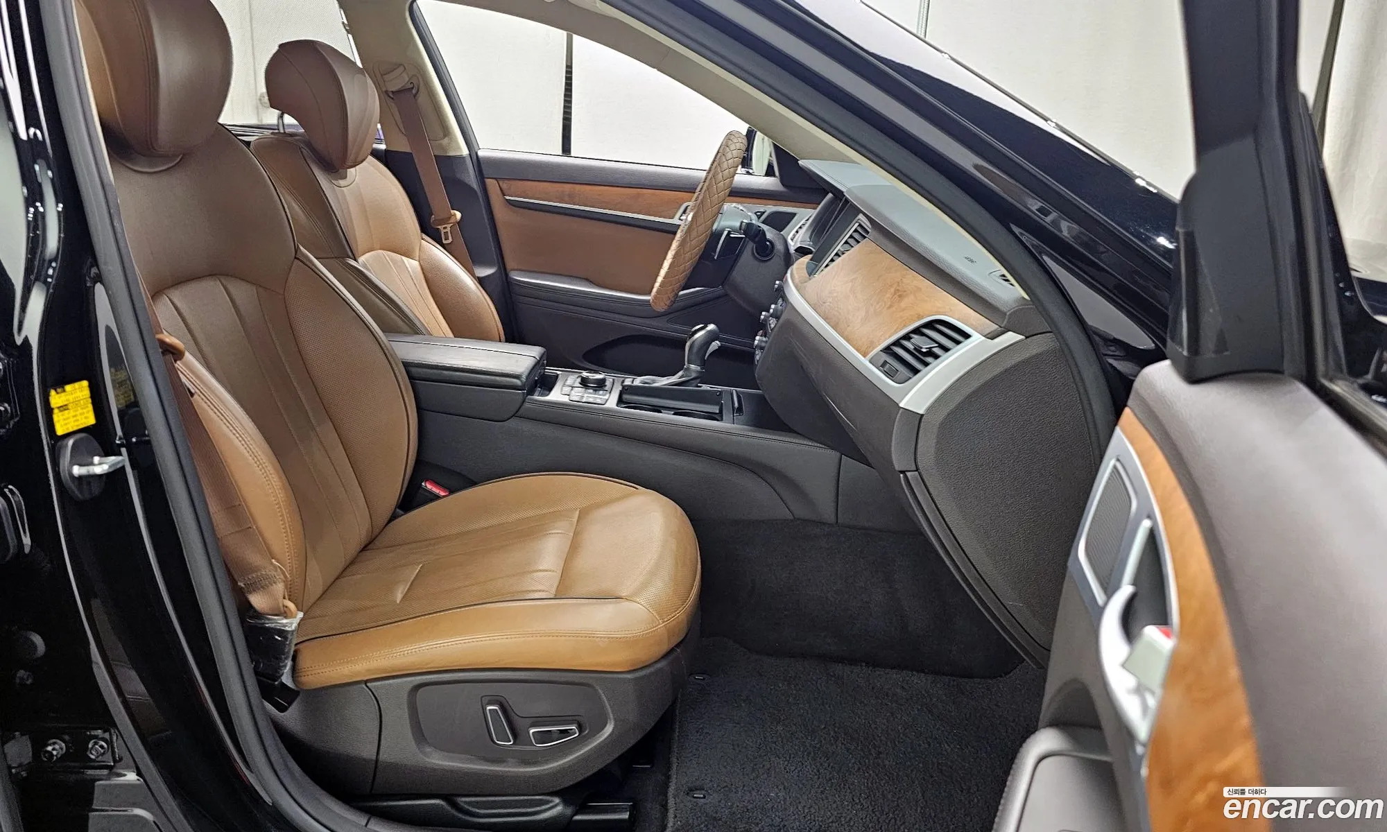 Hyundai Genesis DH 2014 — 18